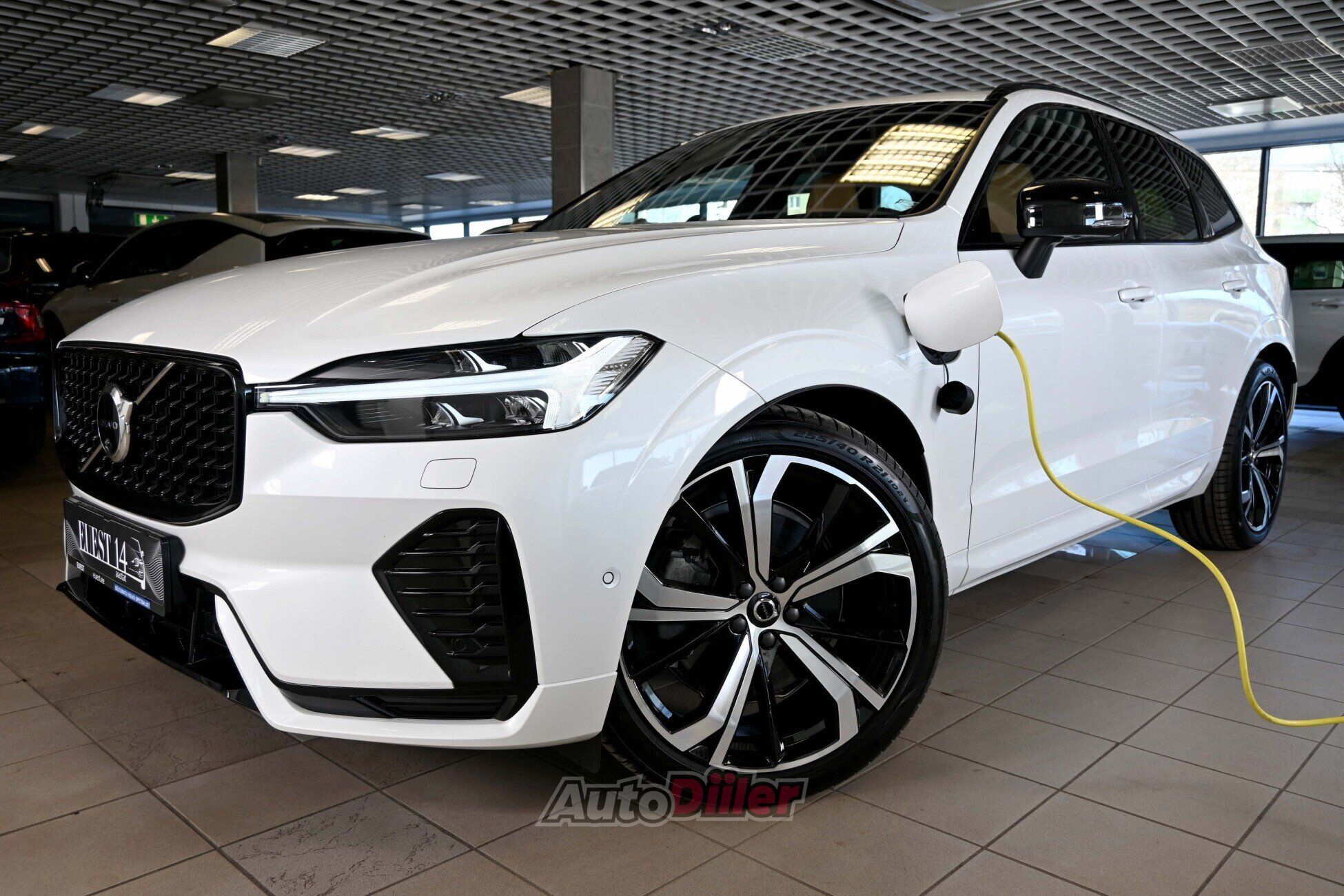 Volvo XC60 2025, photo 4/10