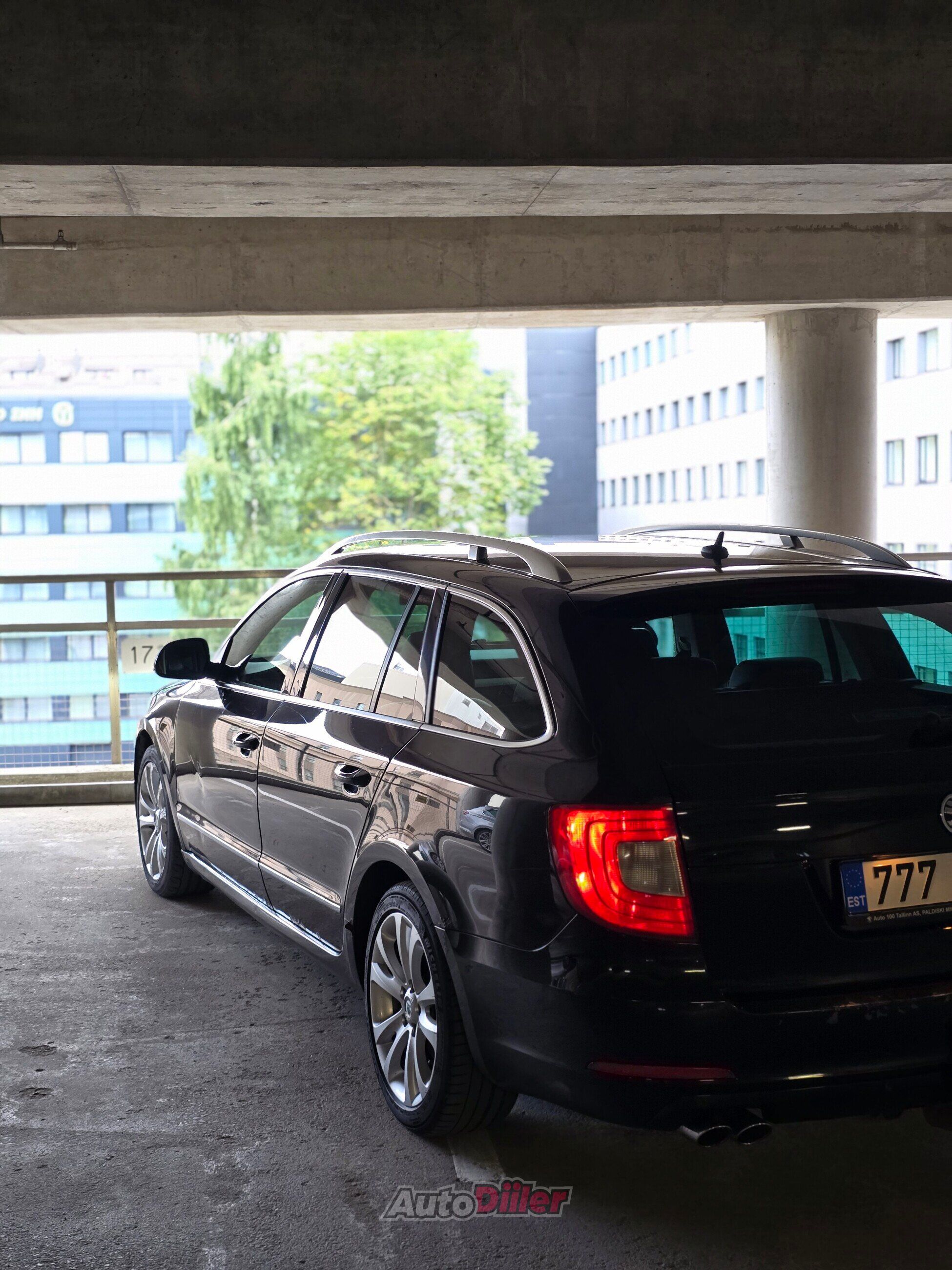 Skoda Superb 1.8 118kW 2010, kuva 2/10