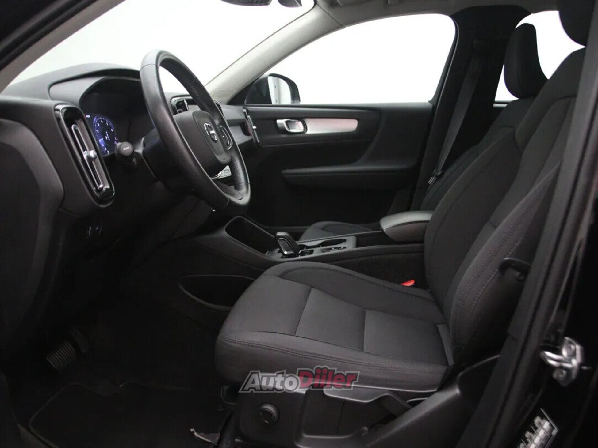 Volvo XC40 Business Pro 1.5 95kW 2021, photo 4/10