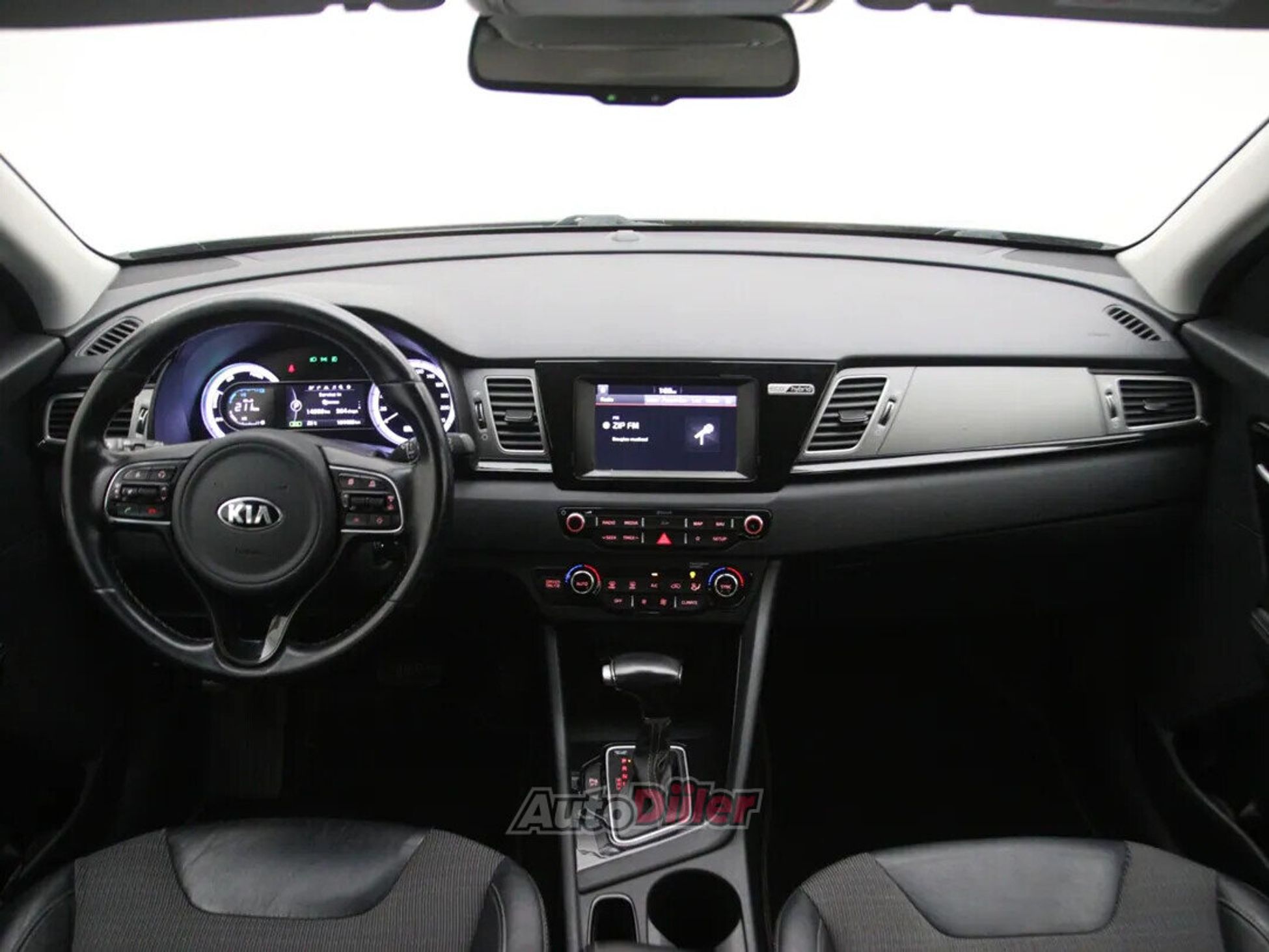 Kia Niro DynamicLine 1.6 104kW 2018, kuva 2/10