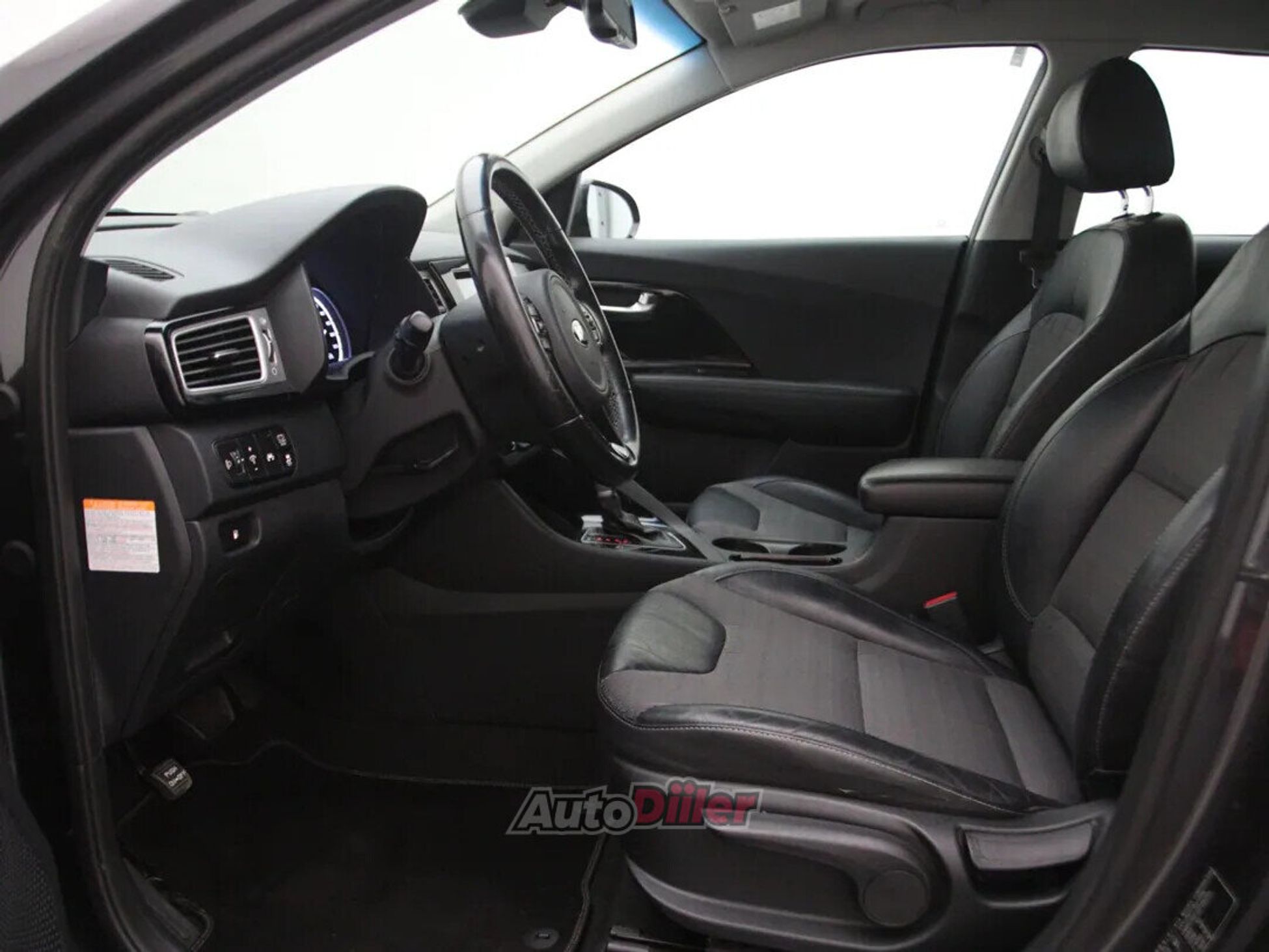 Kia Niro DynamicLine 1.6 104kW 2018, kuva 4/10