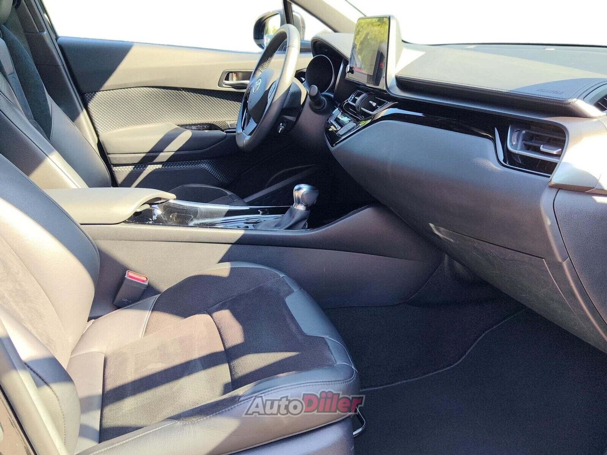 Toyota C-HR Style Plus 1.8 72kW 2023, photo 6/10