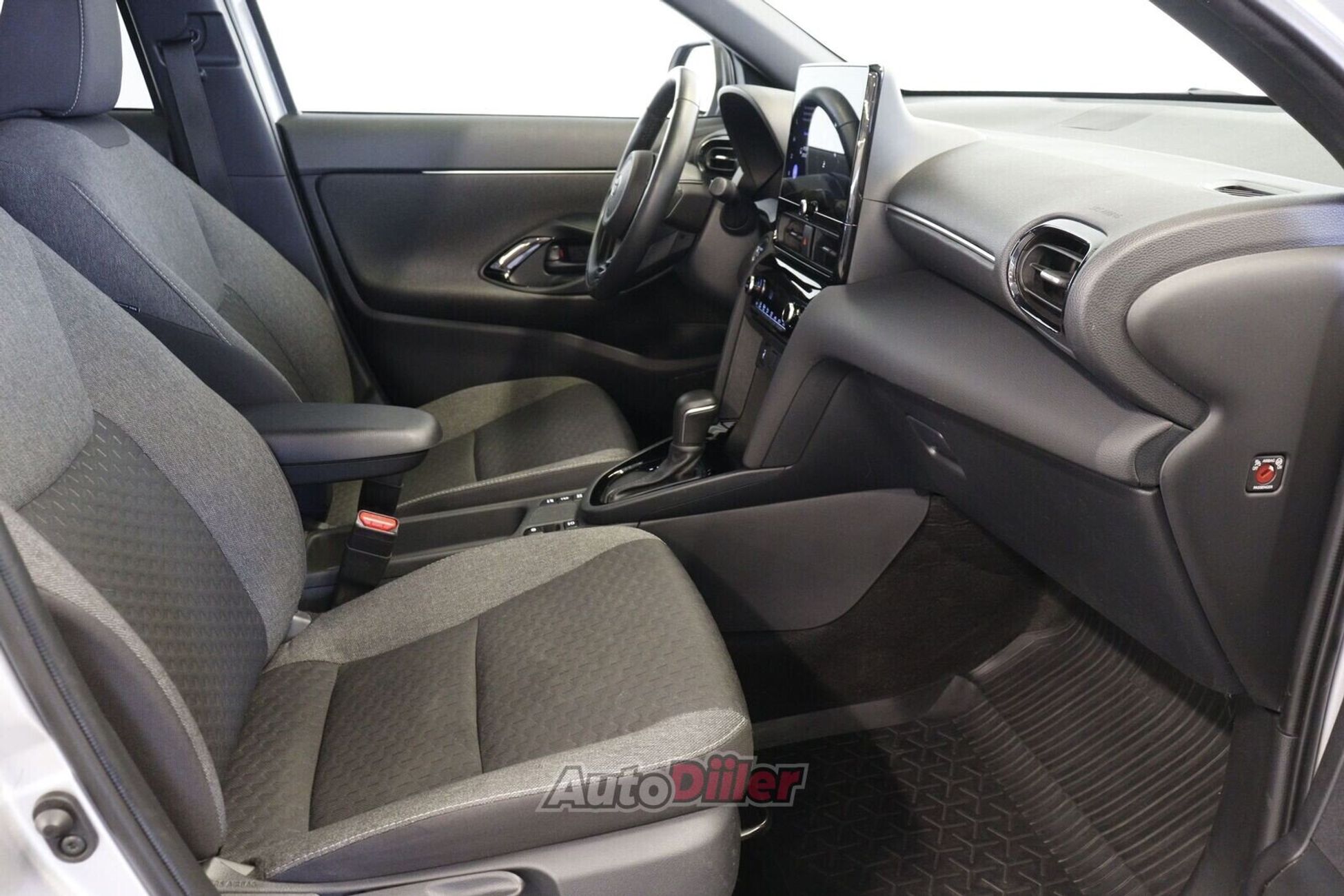 Toyota Yaris Cross Active Plus 1.5 68kW 2025, photo 6/10