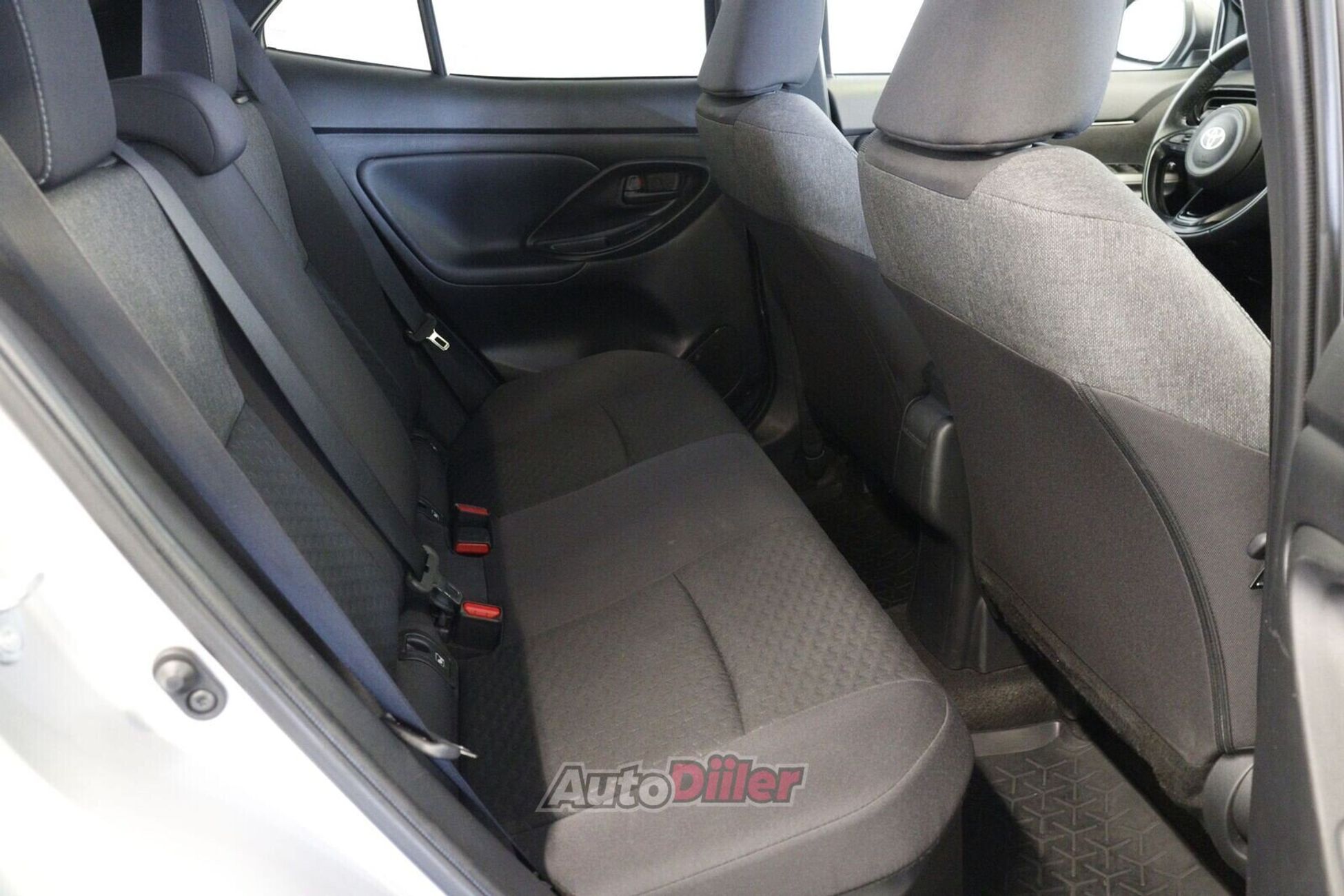 Toyota Yaris Cross Active Plus 1.5 68kW 2025, photo 7/10