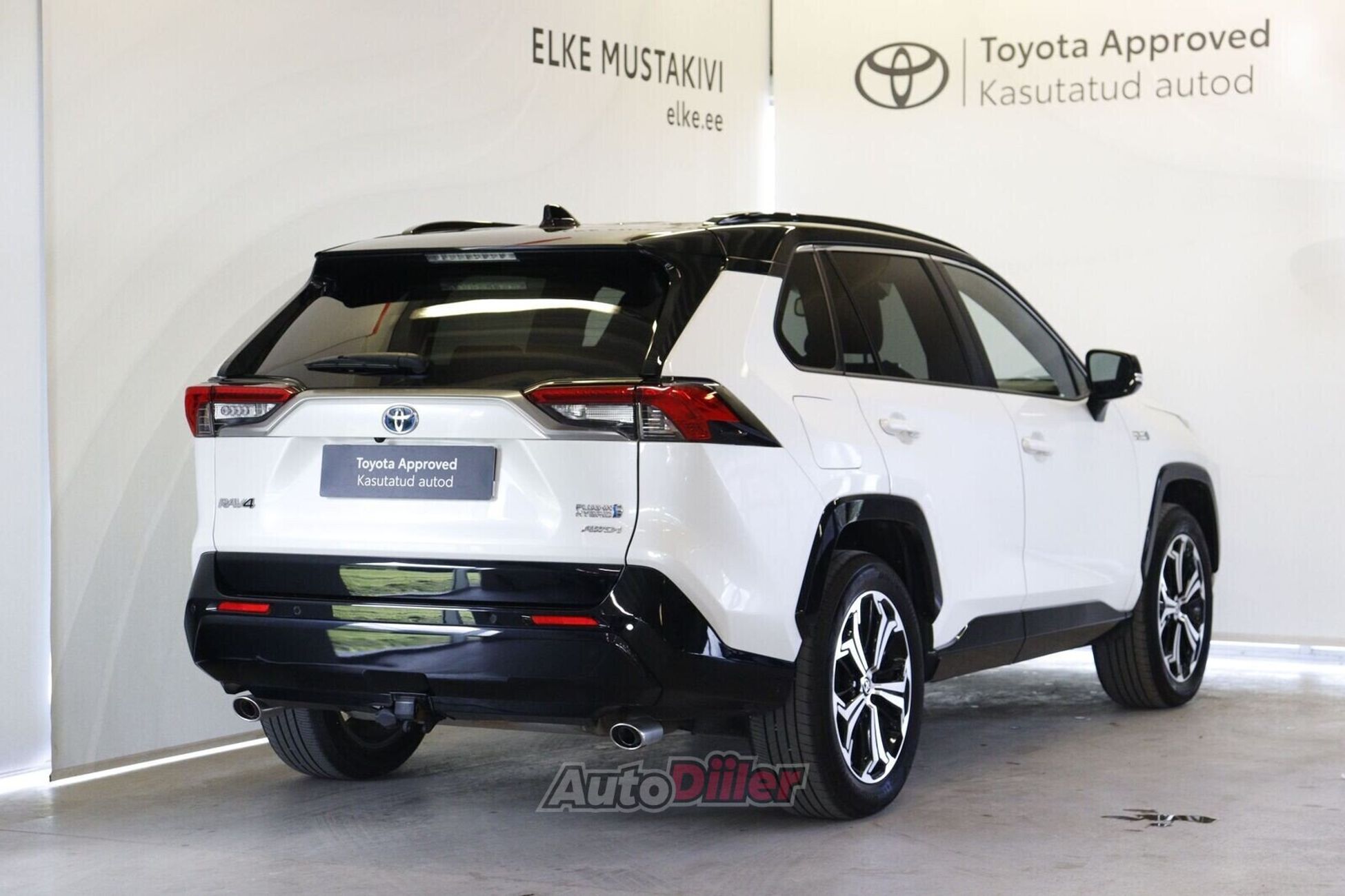 Toyota RAV4 Premium 2.5 136kW 2022, photo 2/10