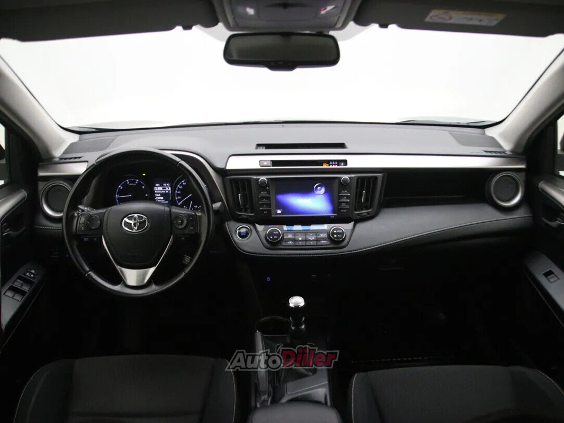 Toyota RAV4 Comfort 2.0 105kW 2015, photo 2/10