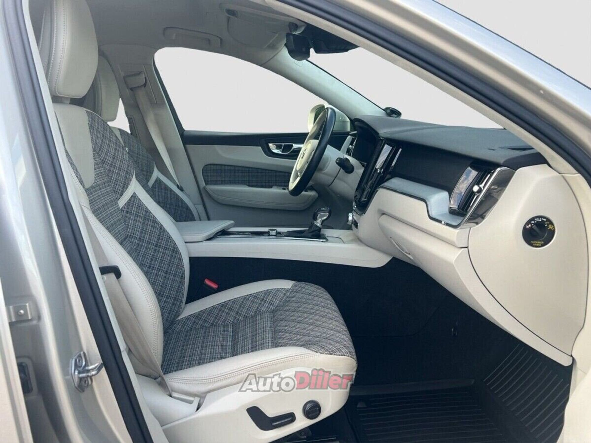 Volvo XC60 2.0 140kW 2018, photo 5/10