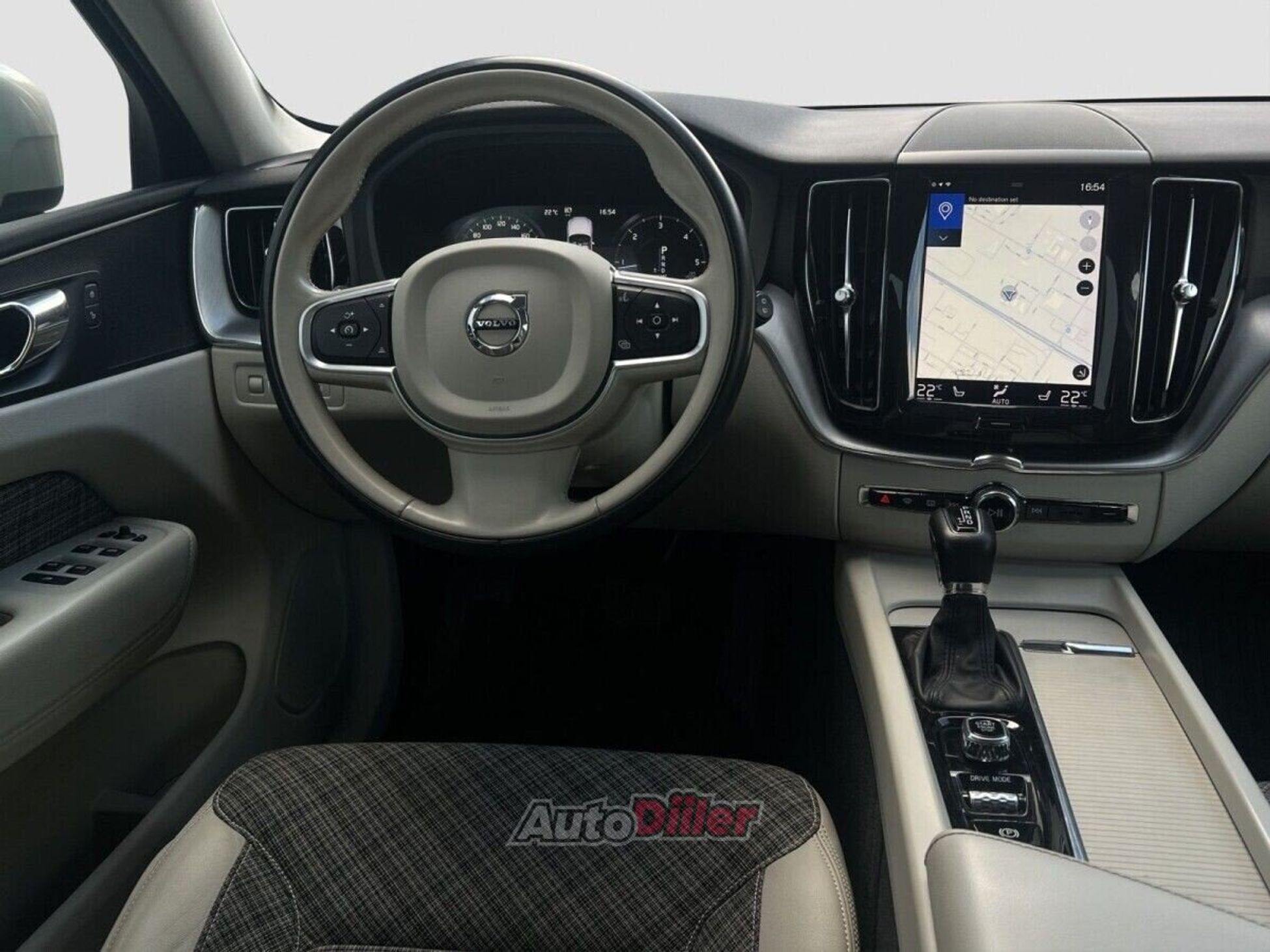 Volvo XC60 2.0 140kW 2018, photo 6/10