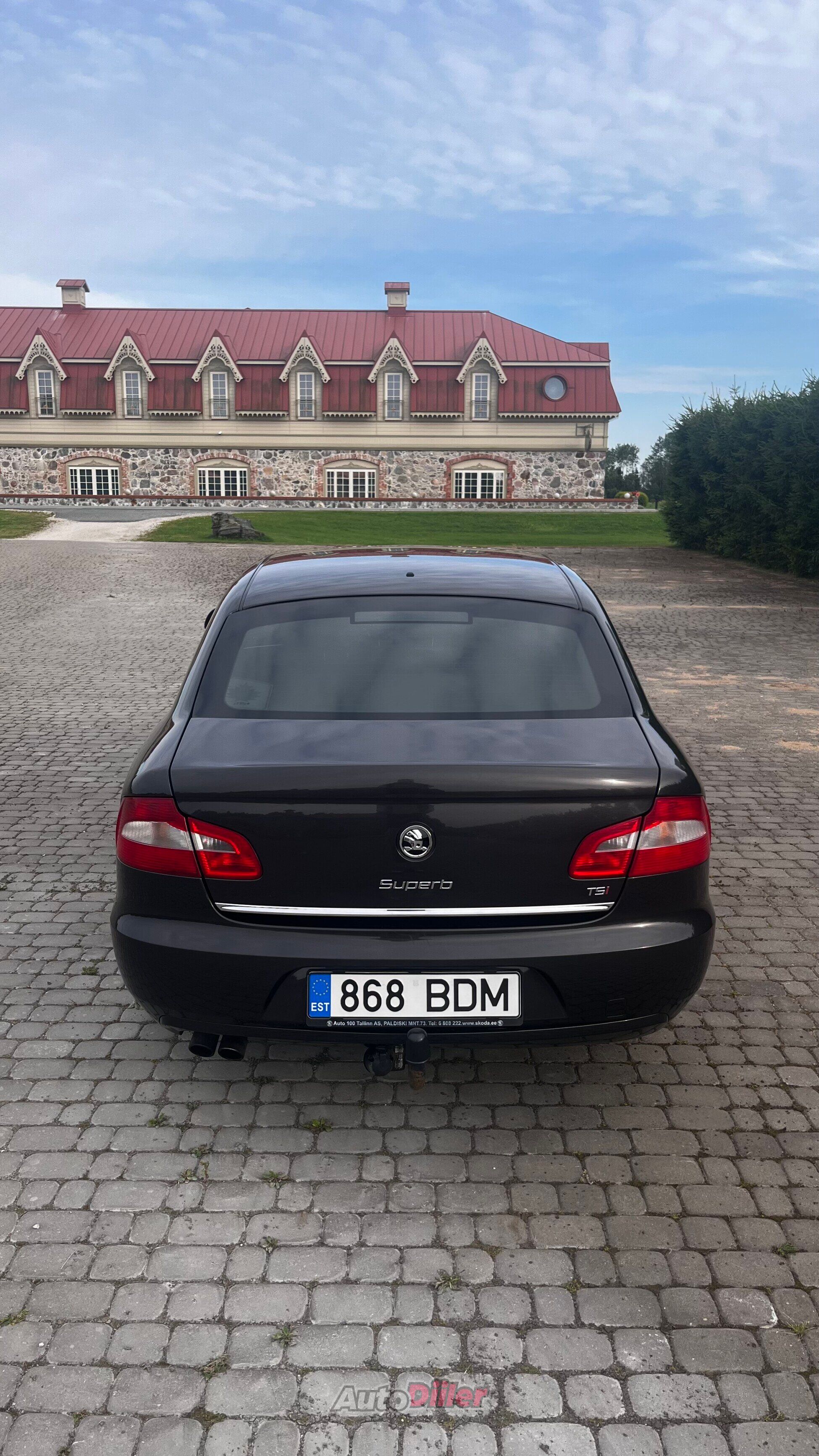 Skoda Superb 1.8 118kW 2011, kuva 2/10