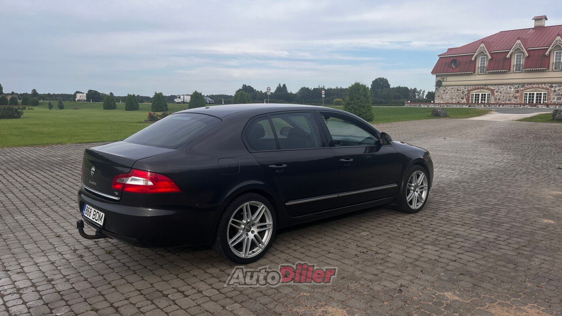 Skoda Superb 1.8 118kW 2011, kuva 4/10