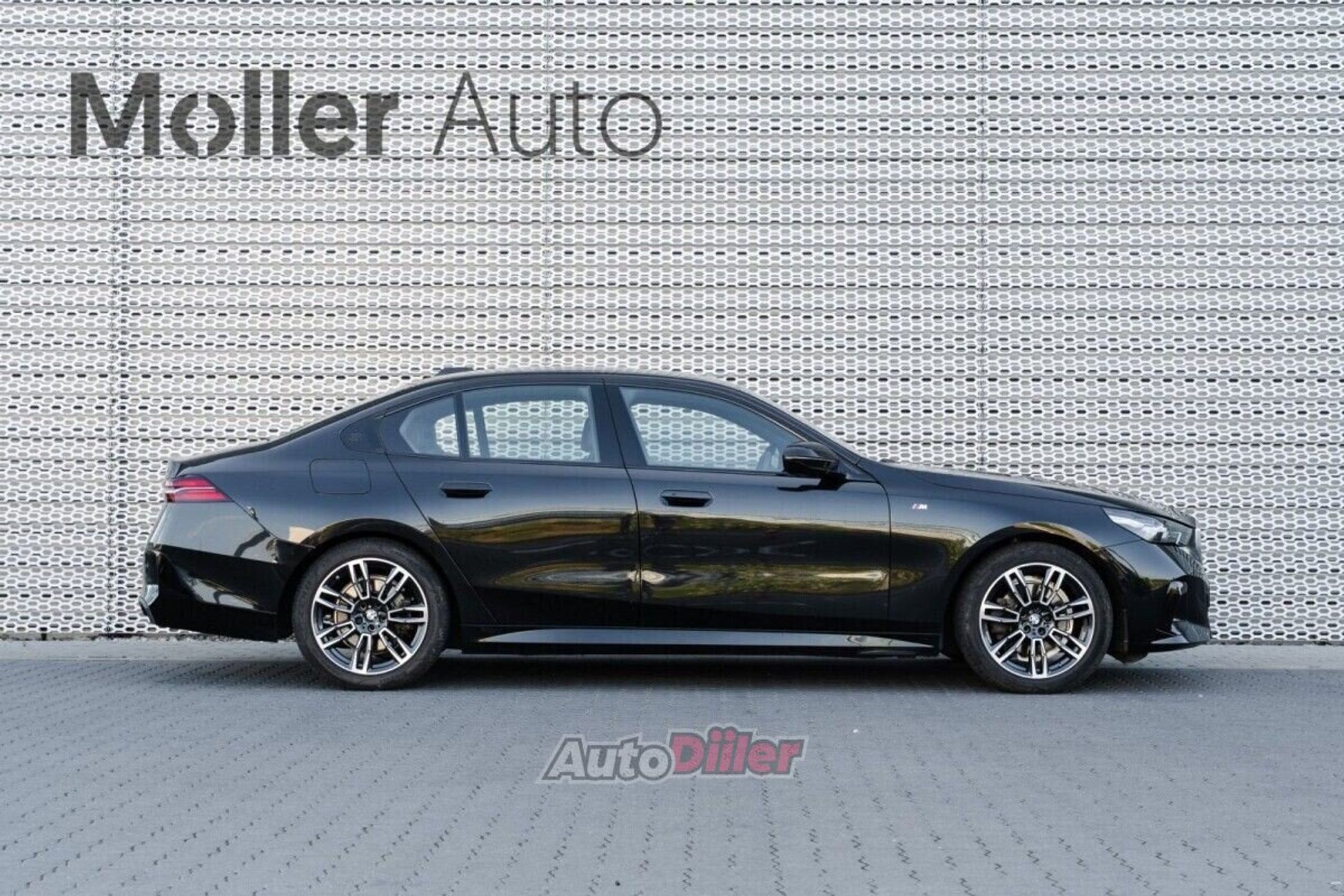 BMW 520 2.0 140kW 2024, photo 5/10