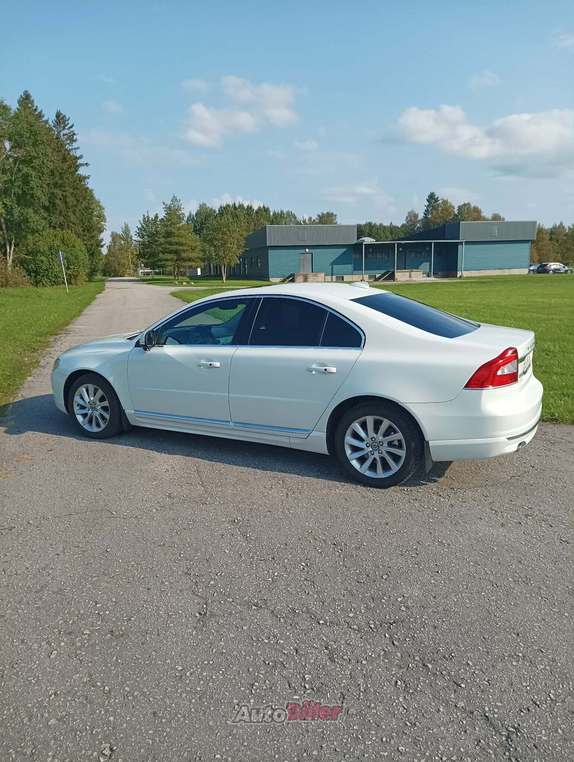 Volvo S80 Summum 2.0 133kW 2014, kuva 3/9