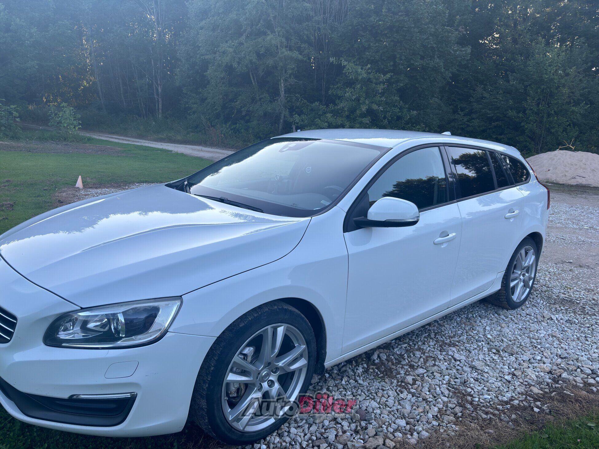 Volvo V60 2.4 133kW 2014, kuva 5/6