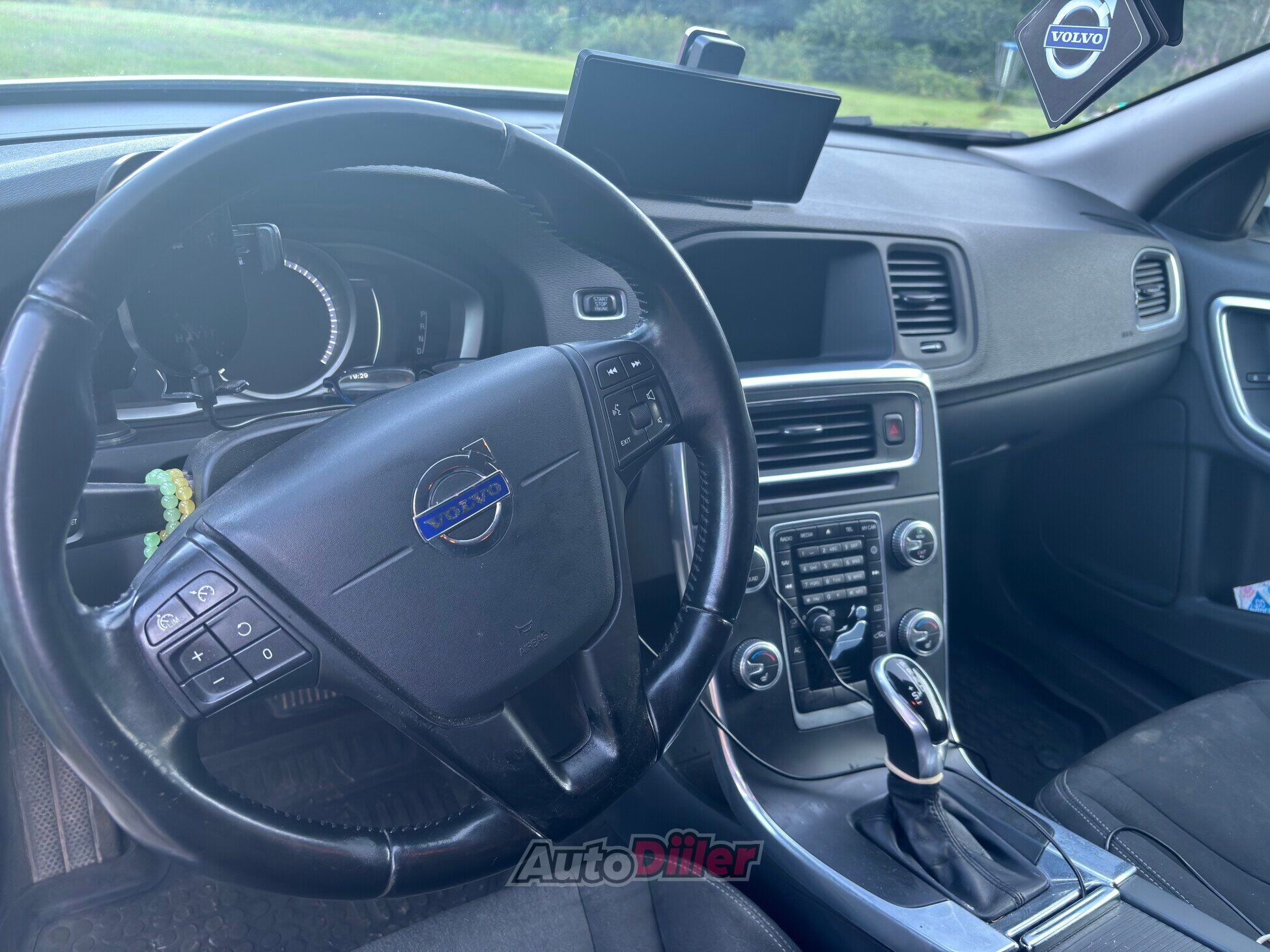 Volvo V60 2.4 133kW 2014, kuva 2/6