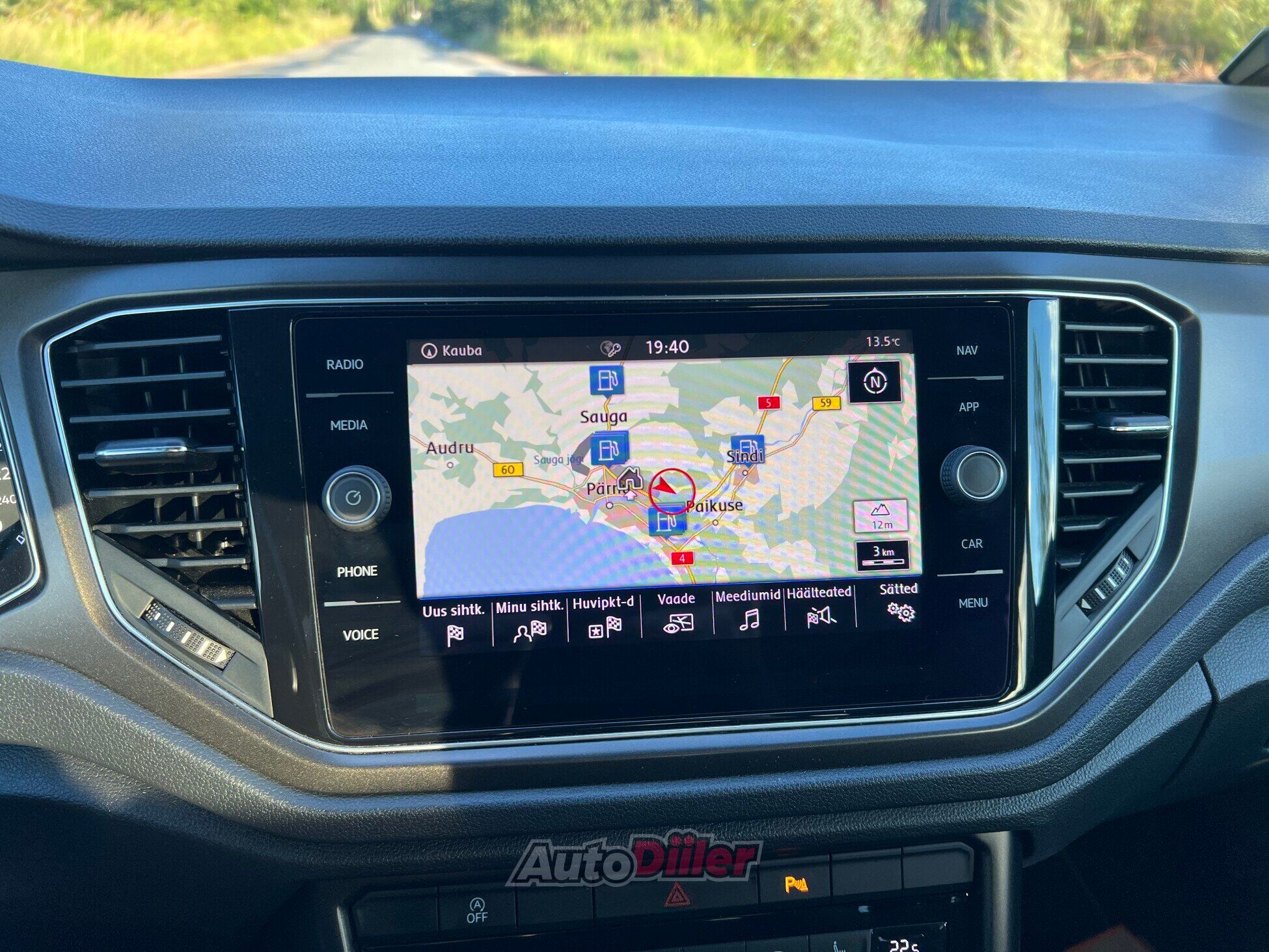 Volkswagen T-Roc 2018, photo 6/7