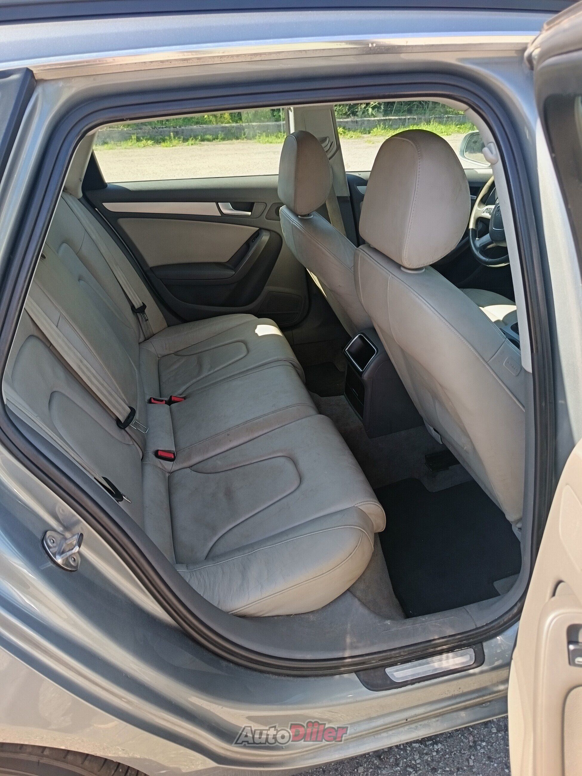 Audi A4 2.7 120kW 2009, kuva 7/9