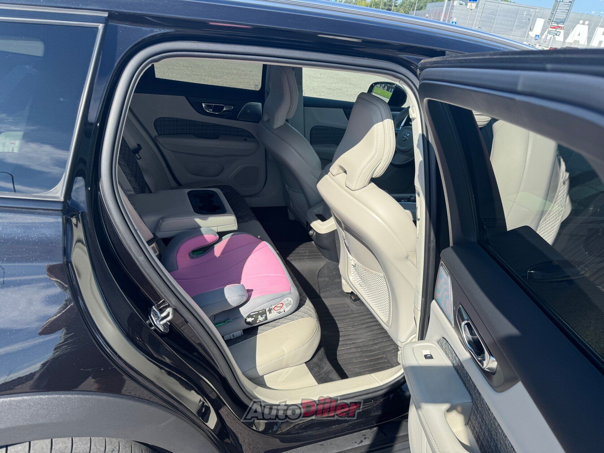 Volvo V60 Cross Country 2019, photo 6/10