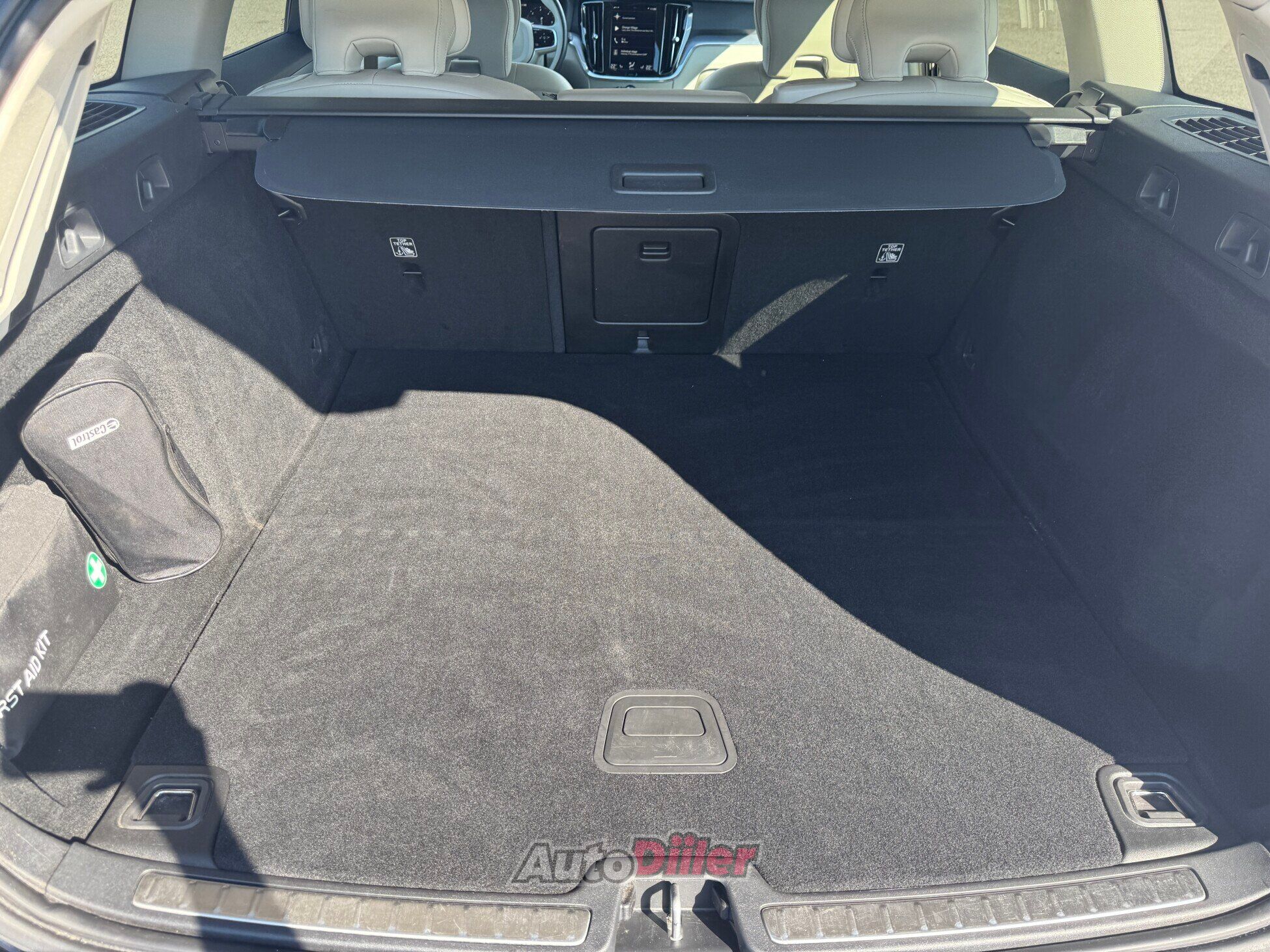 Volvo V60 Cross Country 2019, photo 4/10