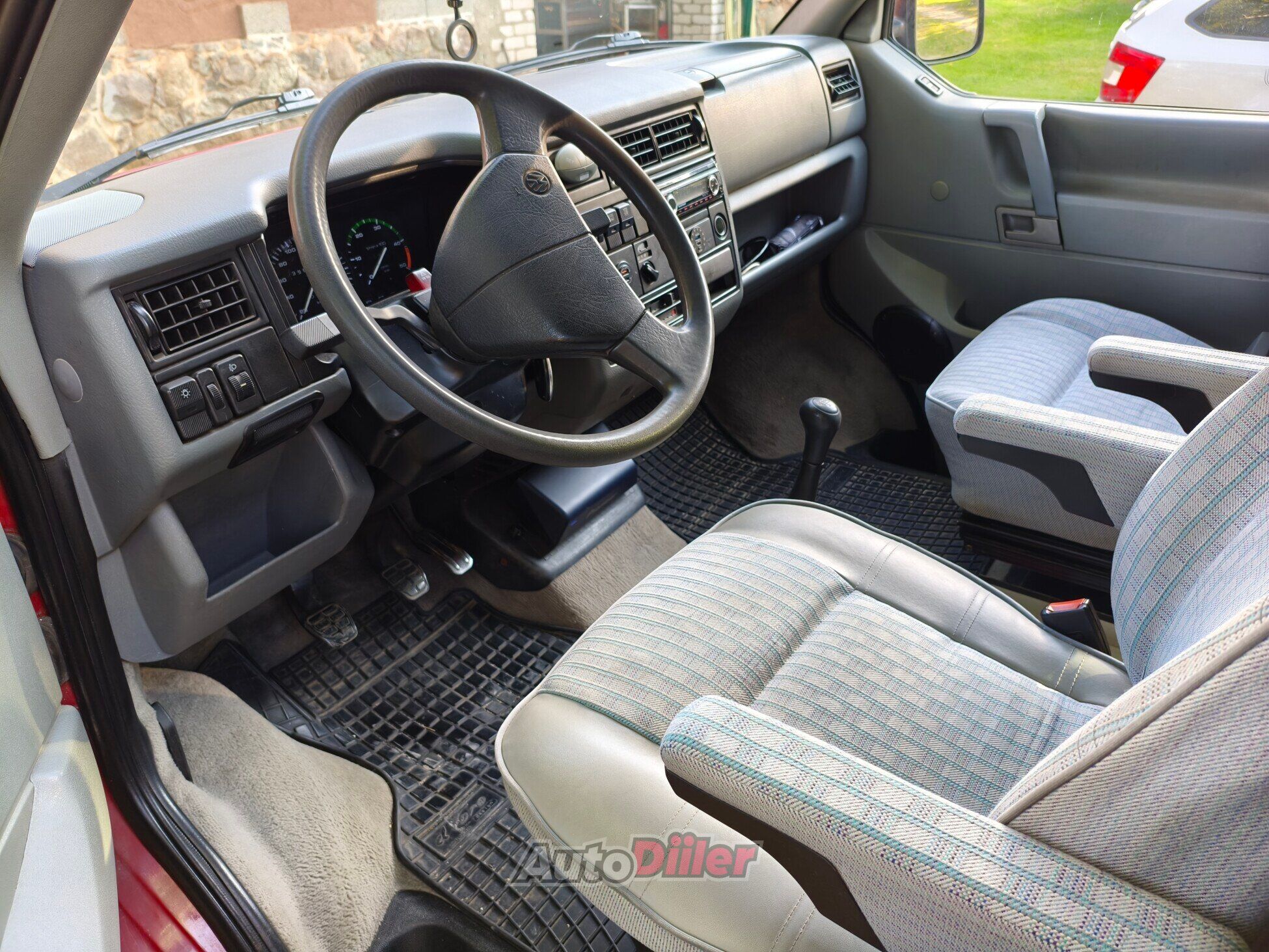 Volkswagen Multivan 2.4 57kW 1994, kuva 4/10