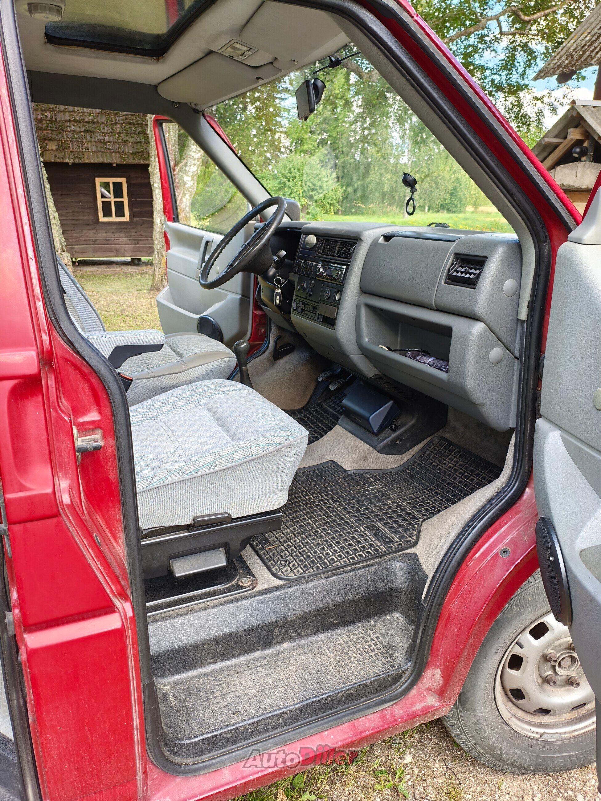 Volkswagen Multivan 2.4 57kW 1994, kuva 6/10