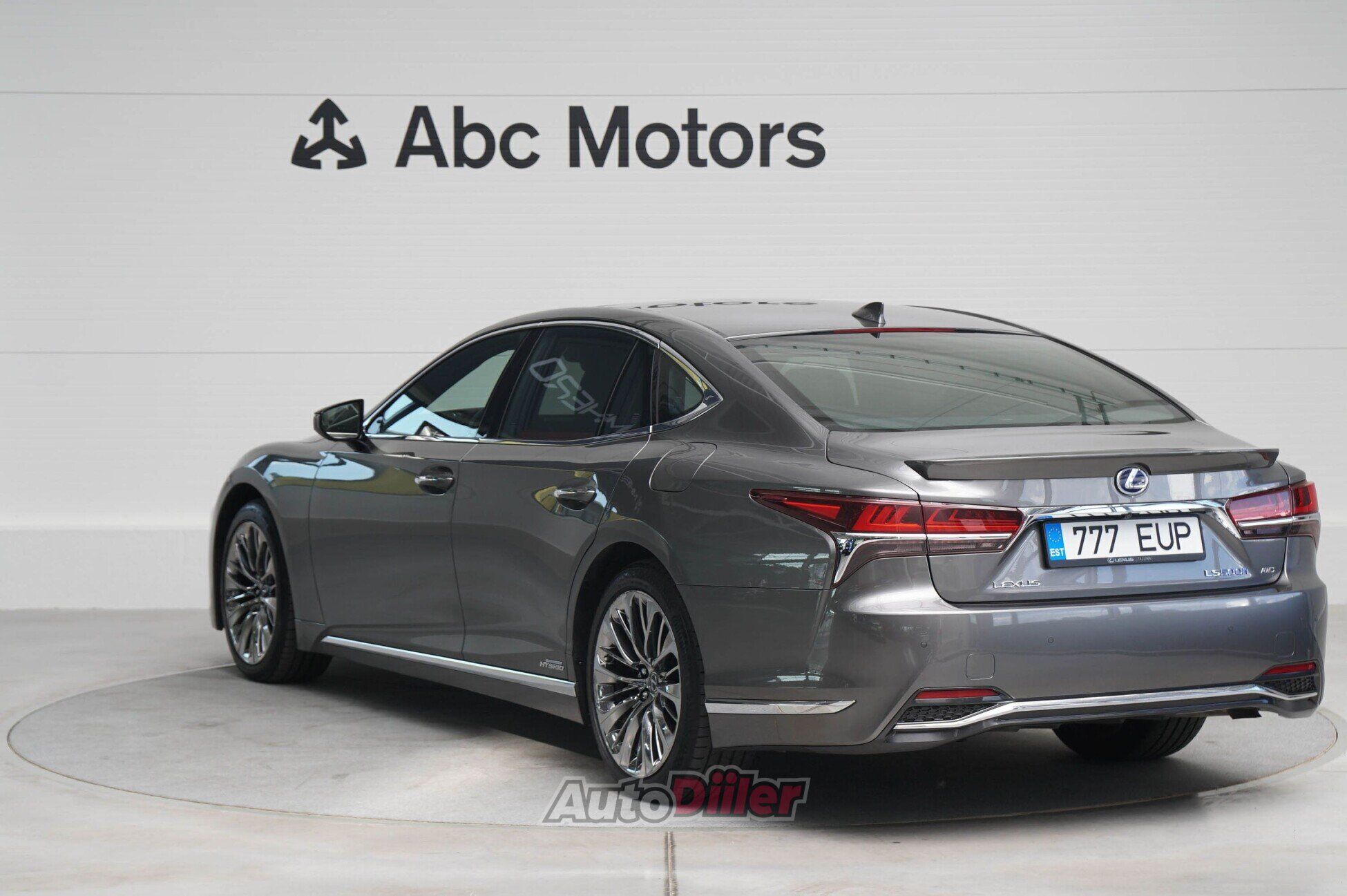 Lexus LS 500h 2018, photo 6/10