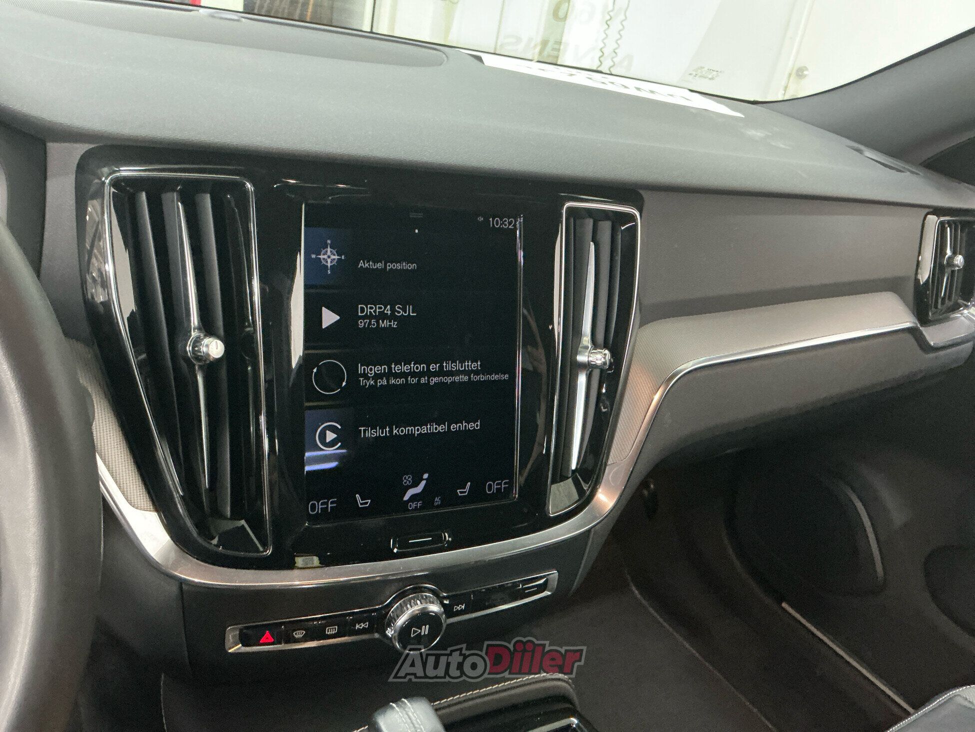 Volvo V60 2021, photo 6/10