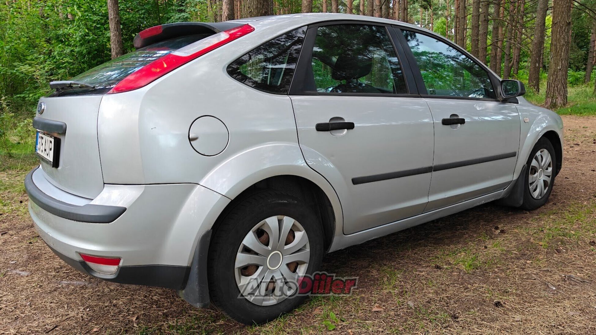 Ford Focus Trend 1.6 74kW 2005, kuva 2/10