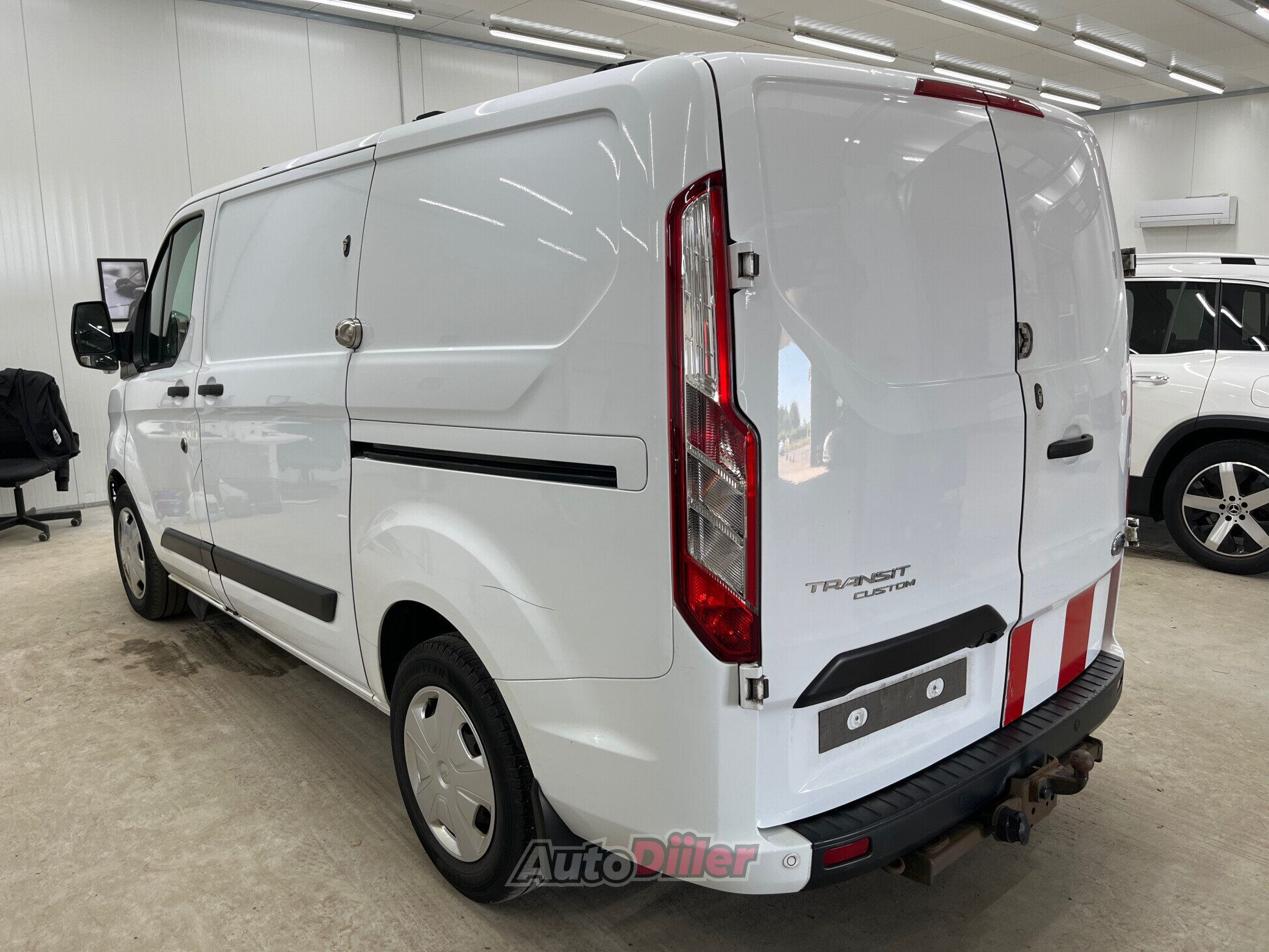 Ford Transit Custom 340 2.0 136kW 2020, kuva 4/10