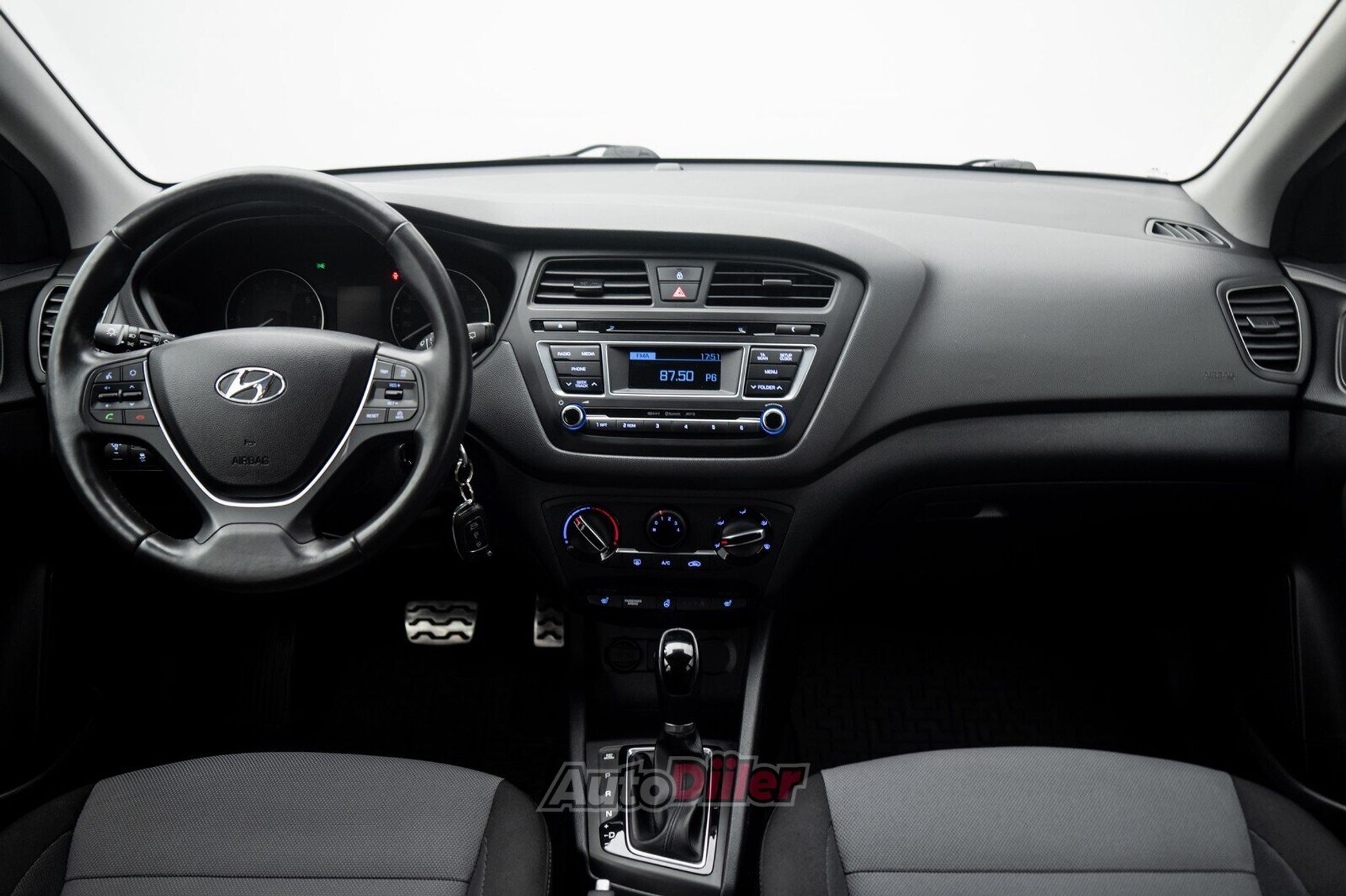 Hyundai i20 1.4 74kW 2016, kuva 2/10