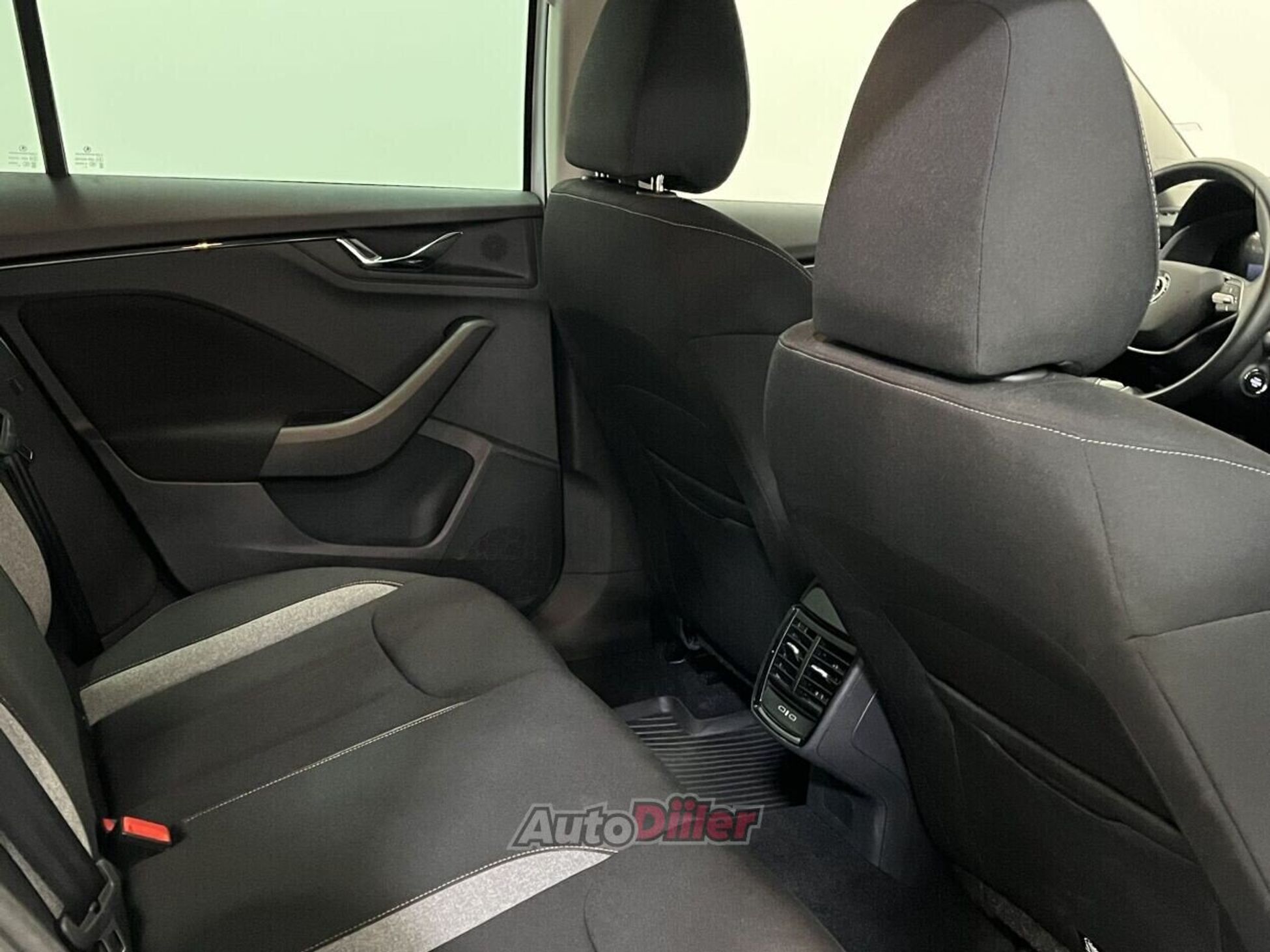 Skoda Kamiq Selection FL 1.0 85kW 2024, kuva 4/10