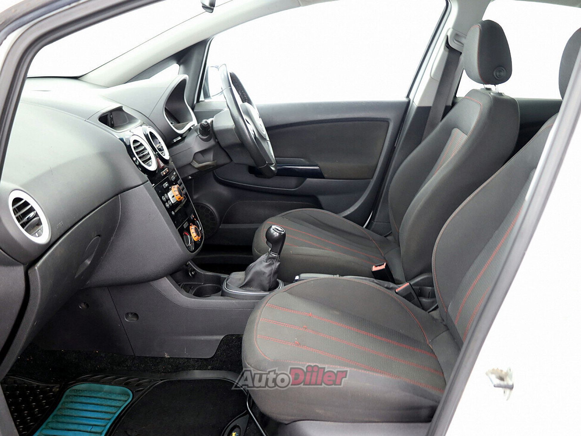 Opel Corsa 1.2 55kW 2012, kuva 6/7