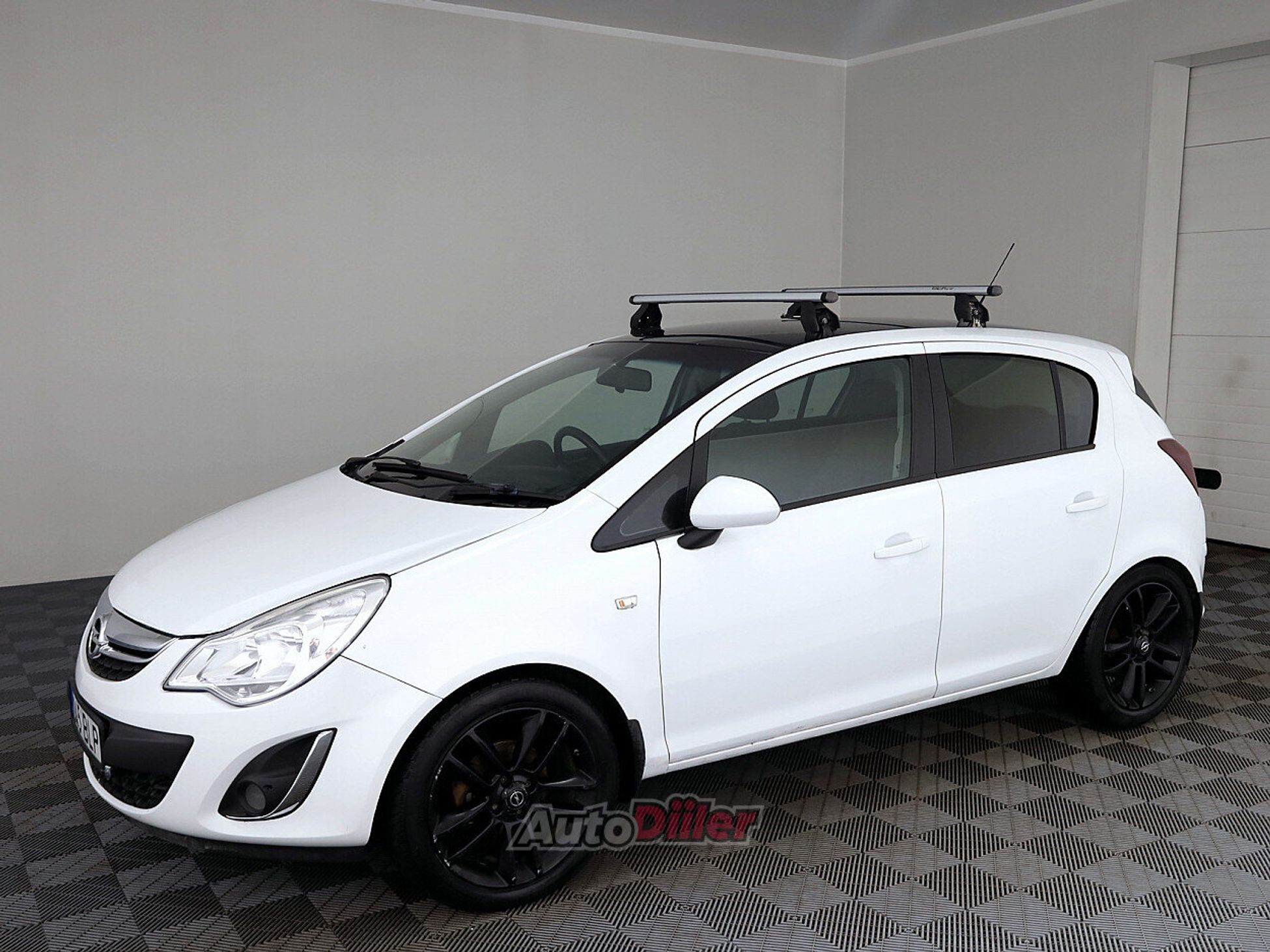 Opel Corsa 1.2 55kW 2012, kuva 2/7
