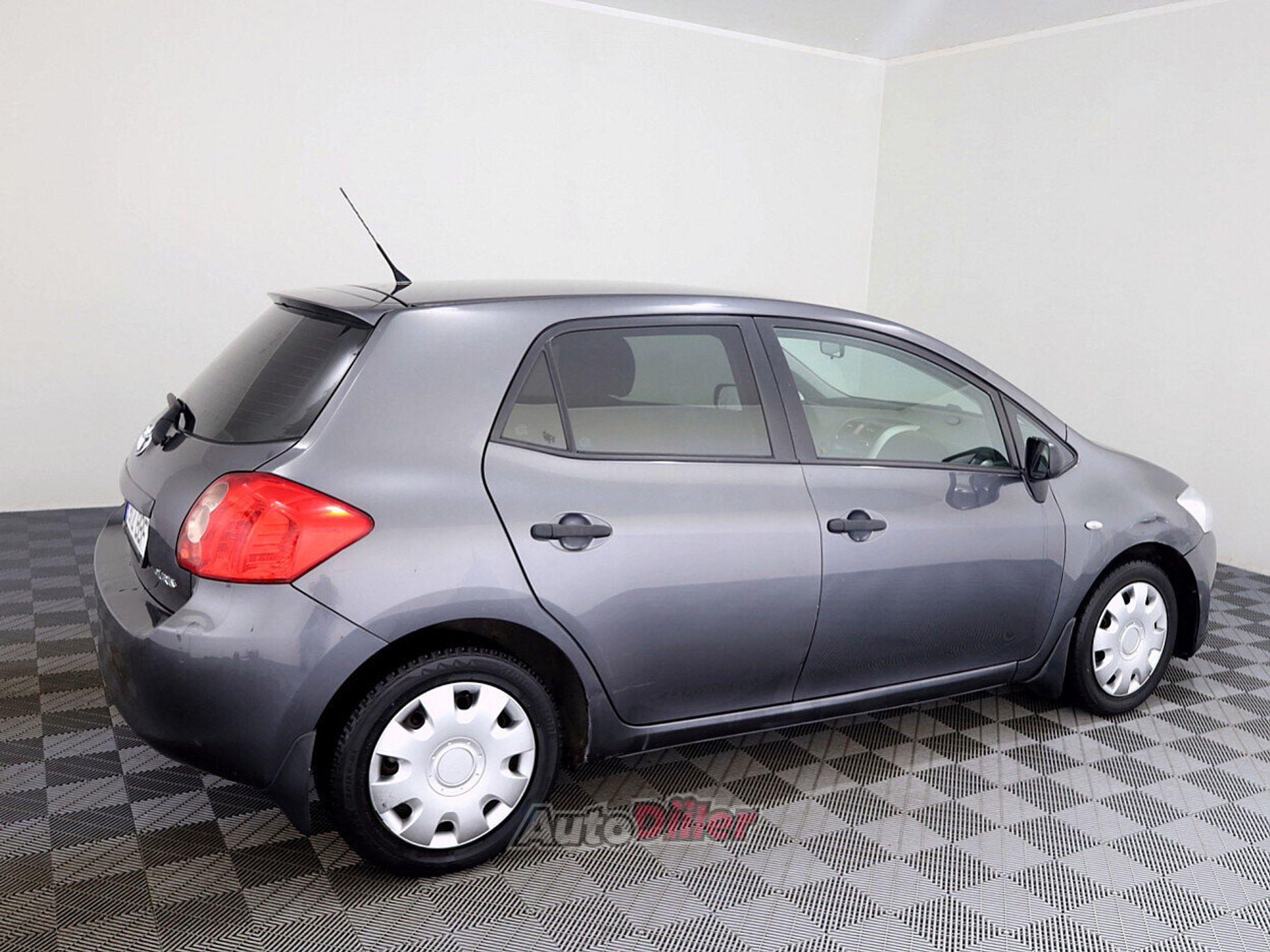 Toyota Auris 1.4 71kW 2008, kuva 3/8