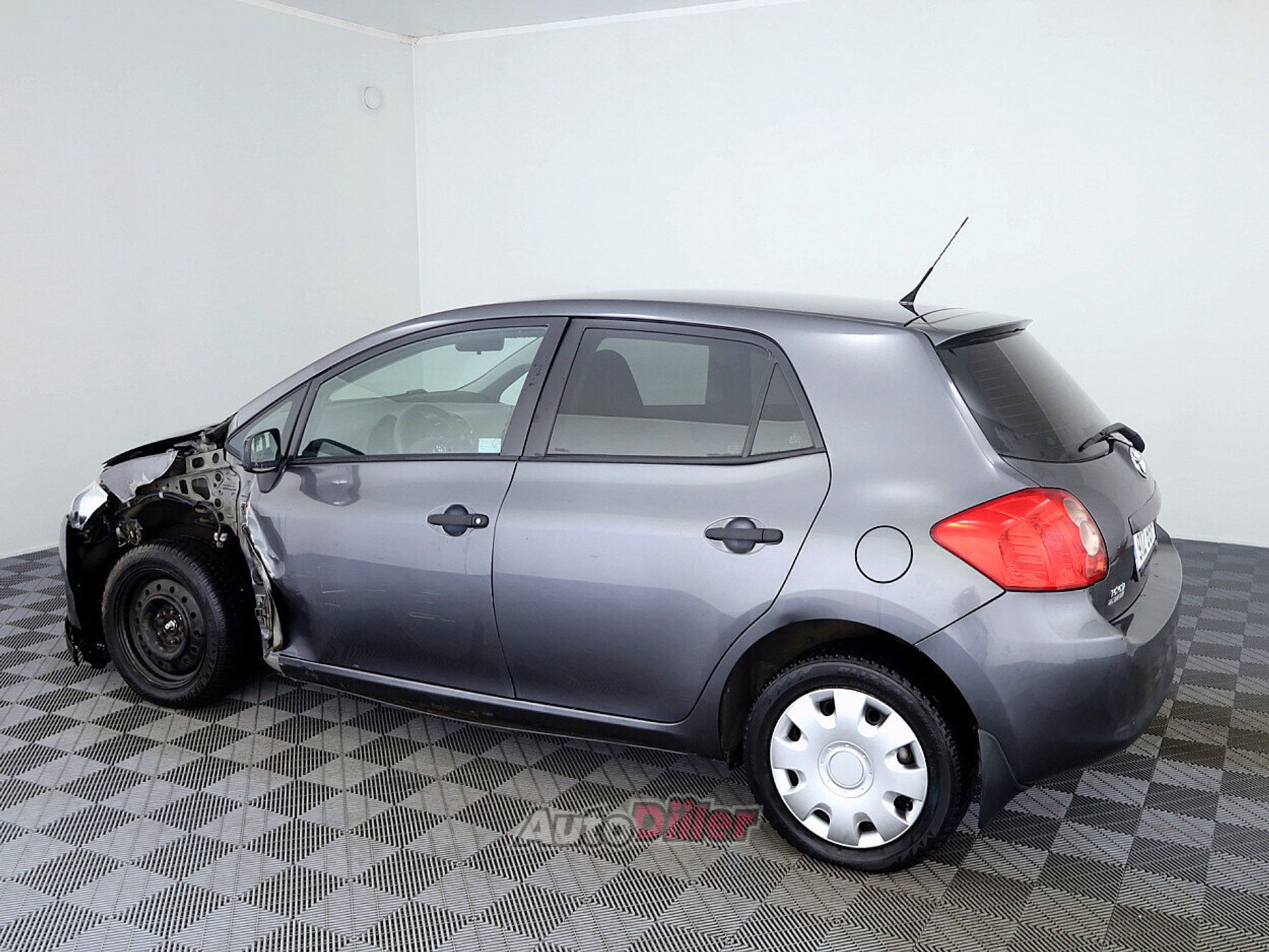 Toyota Auris 1.4 71kW 2008, kuva 4/8