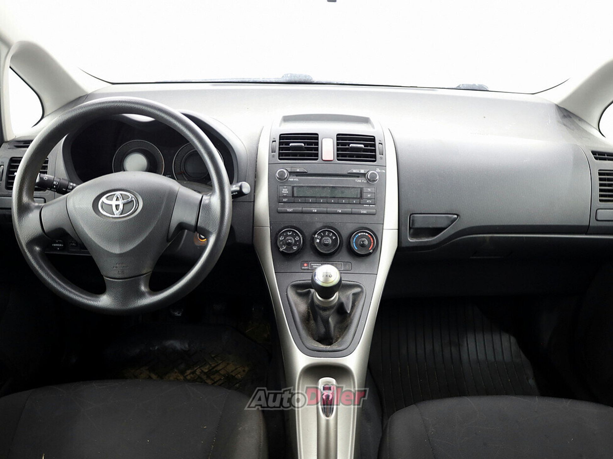 Toyota Auris 1.4 71kW 2008, kuva 5/8