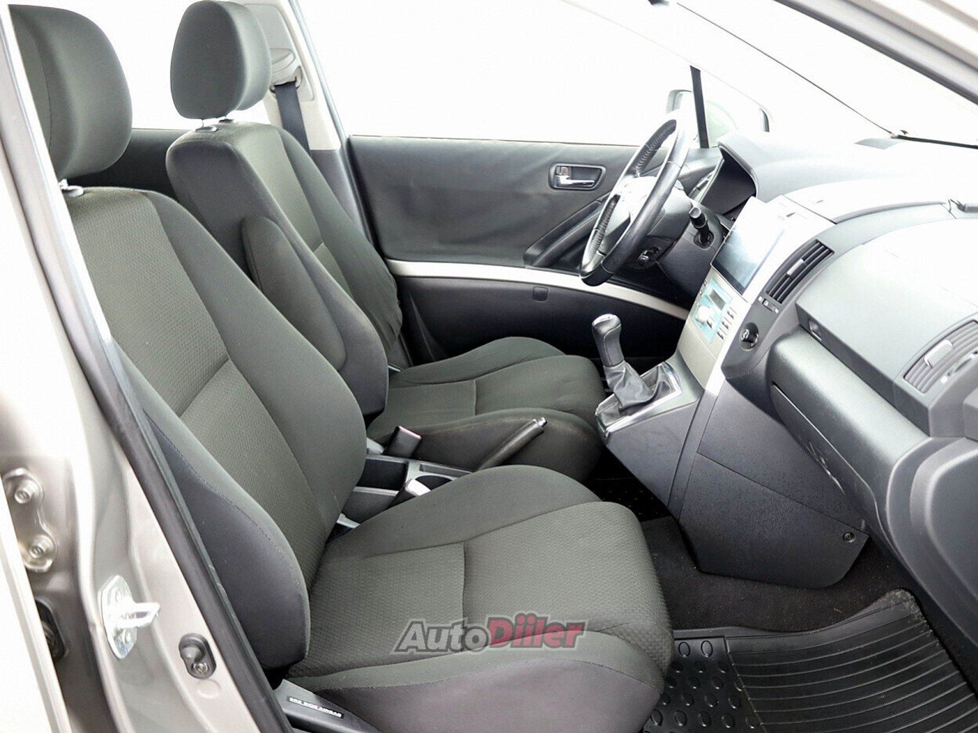 Toyota Corolla Verso 1.6 81kW 2004, kuva 6/9