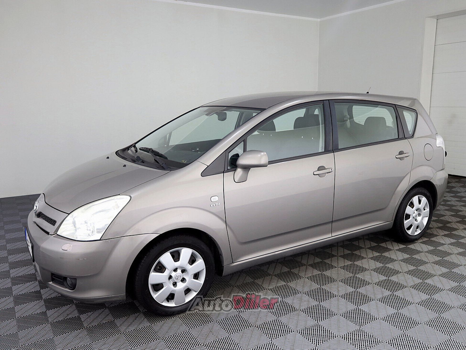 Toyota Corolla Verso 1.6 81kW 2004, kuva 2/9