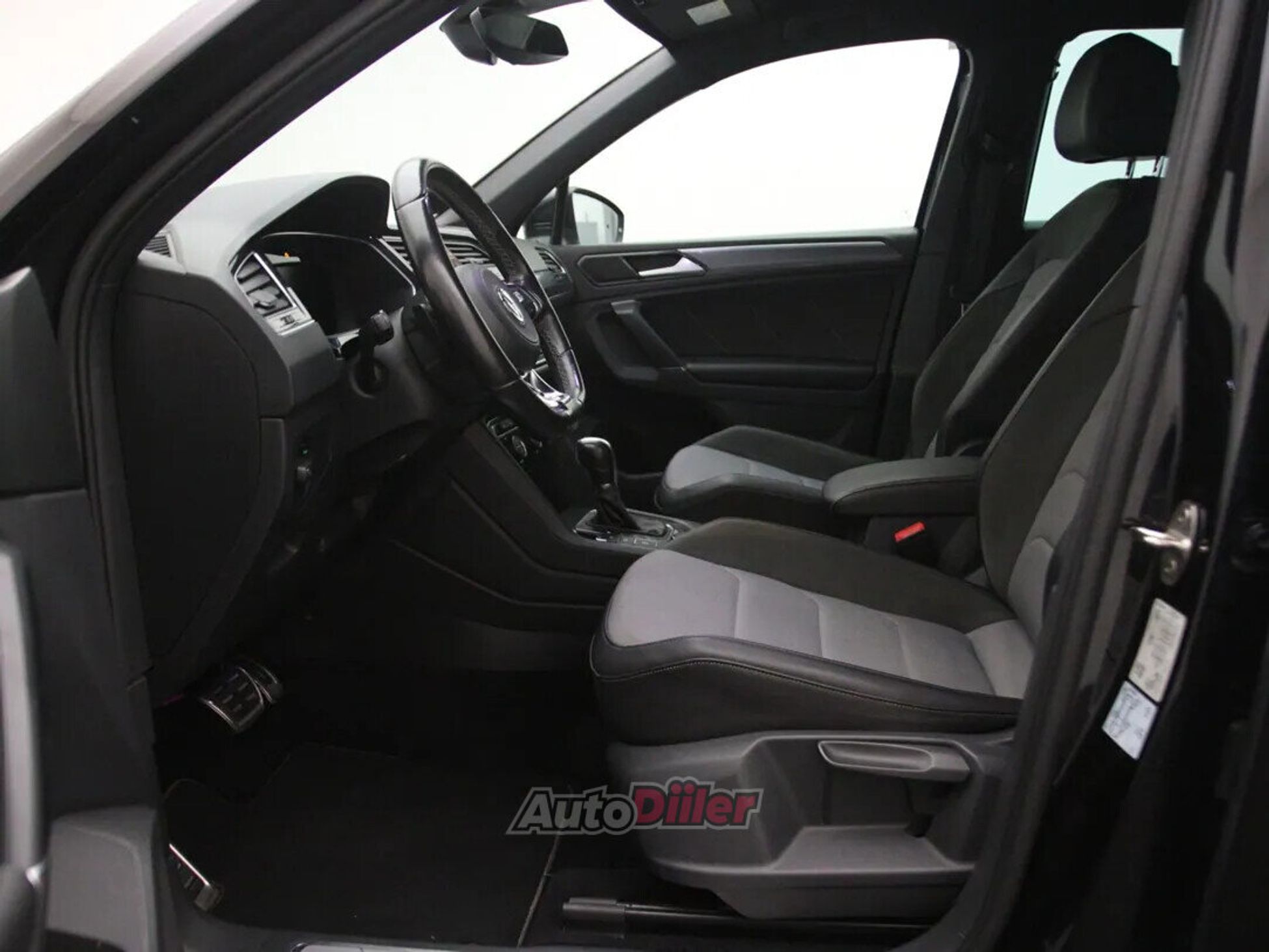Volkswagen Tiguan R-Line 2.0 162kW 2017, kuva 4/10