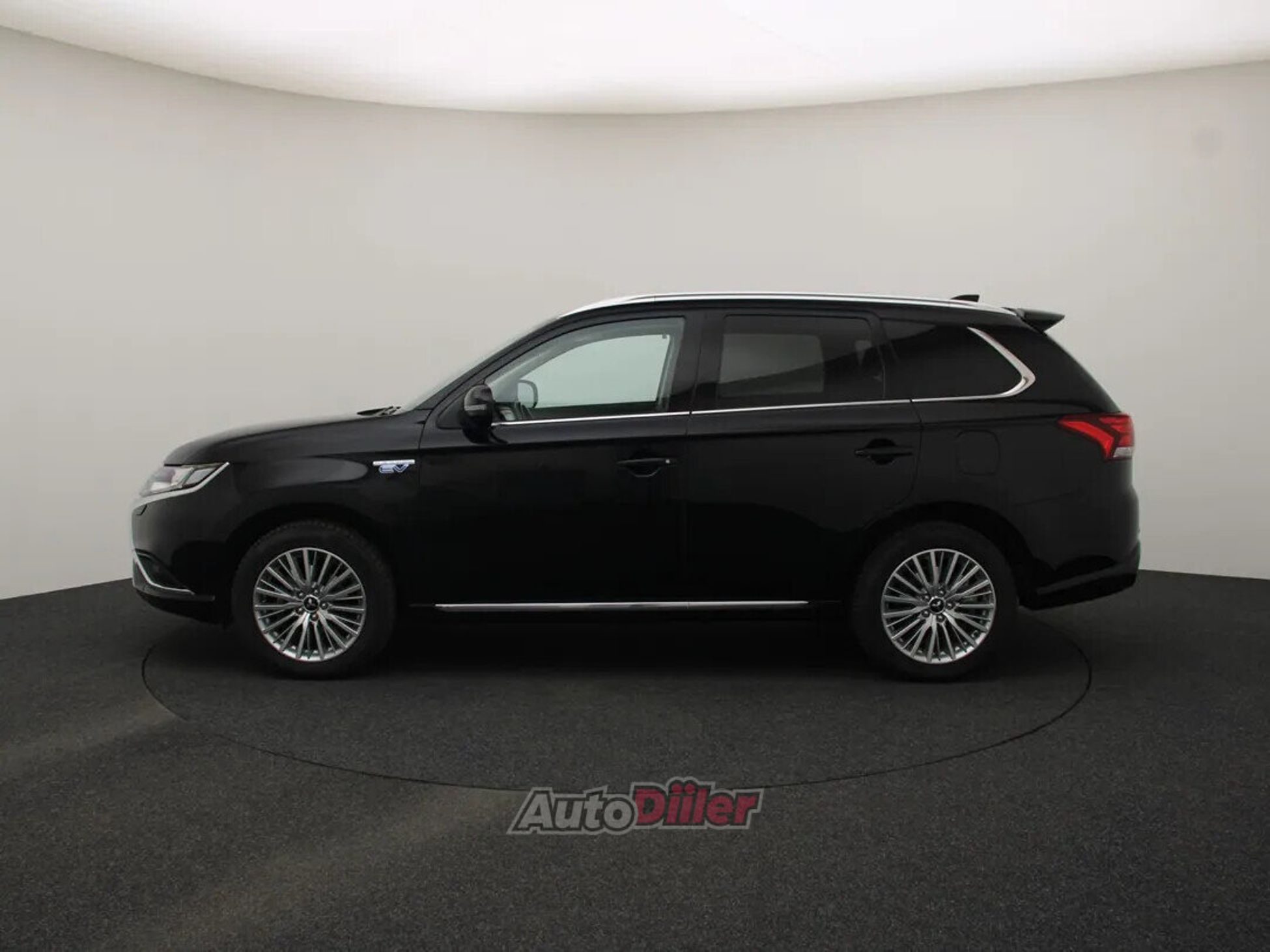 Mitsubishi Outlander Pure 2.4 165kW 2021, kuva 6/10