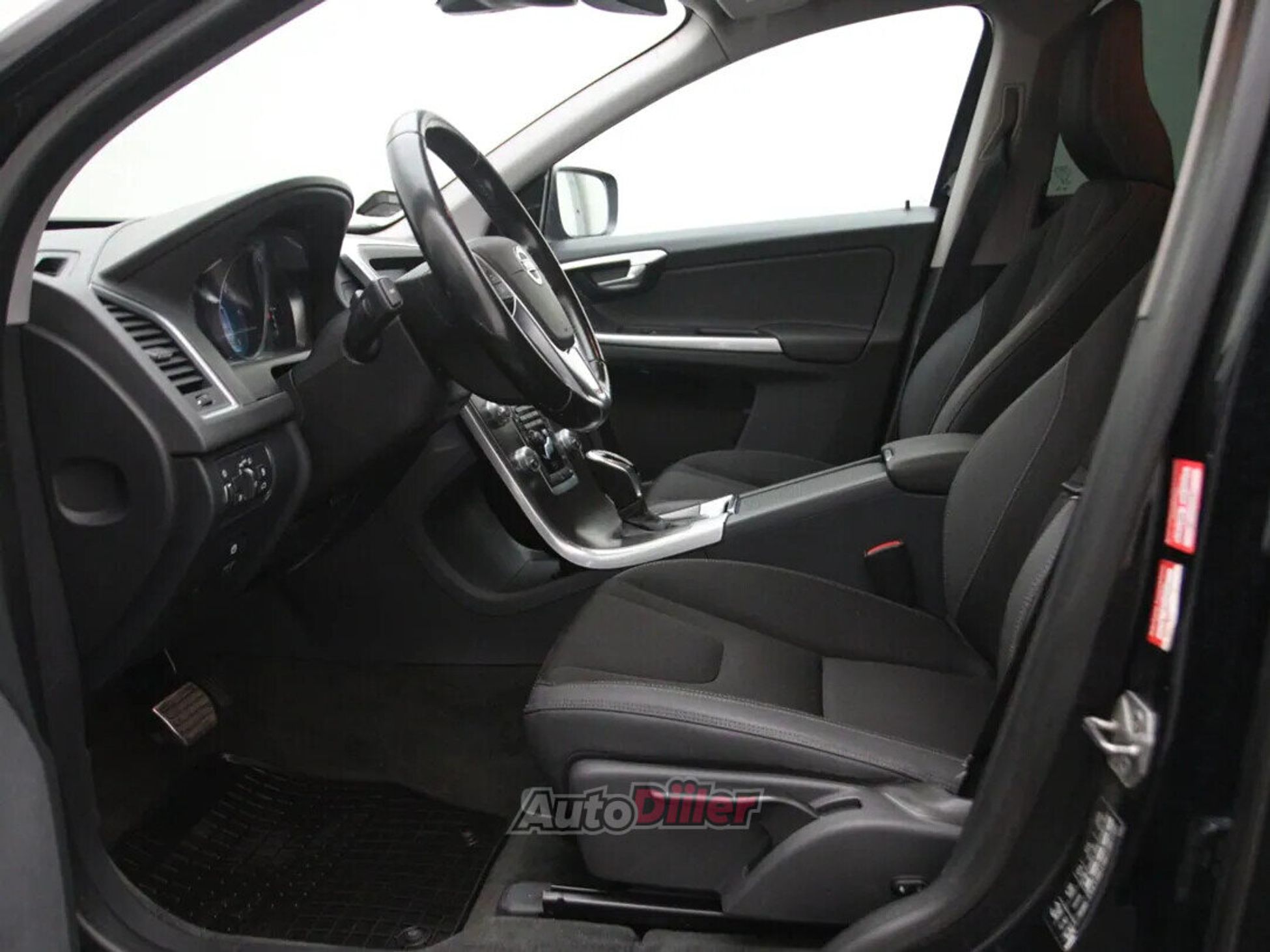 Volvo XC60 2.0 133kW 2017, kuva 4/10
