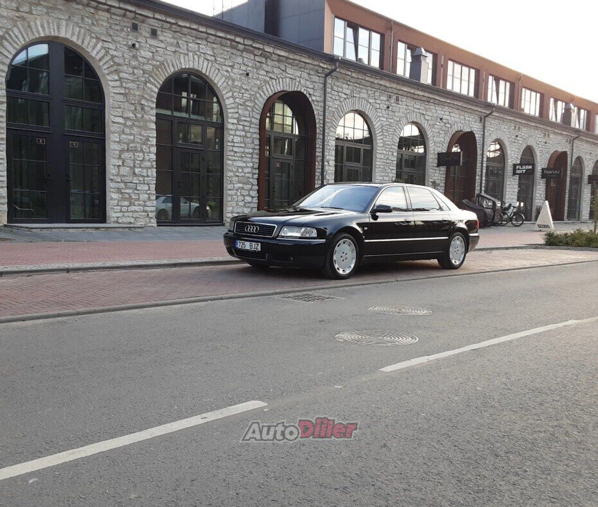 Audi A8 Lang 4.2 228kW 2001, kuva 2/10