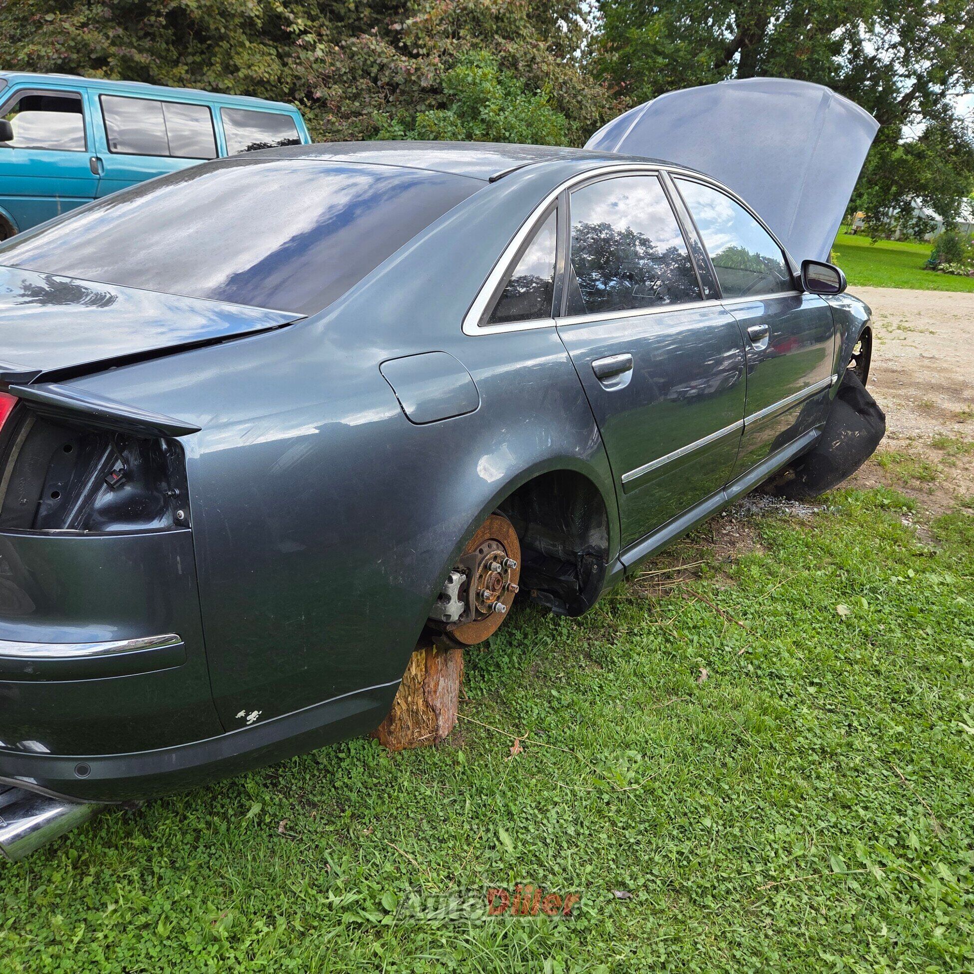 Audi A8 4.2 246kW 2003, kuva 7/10