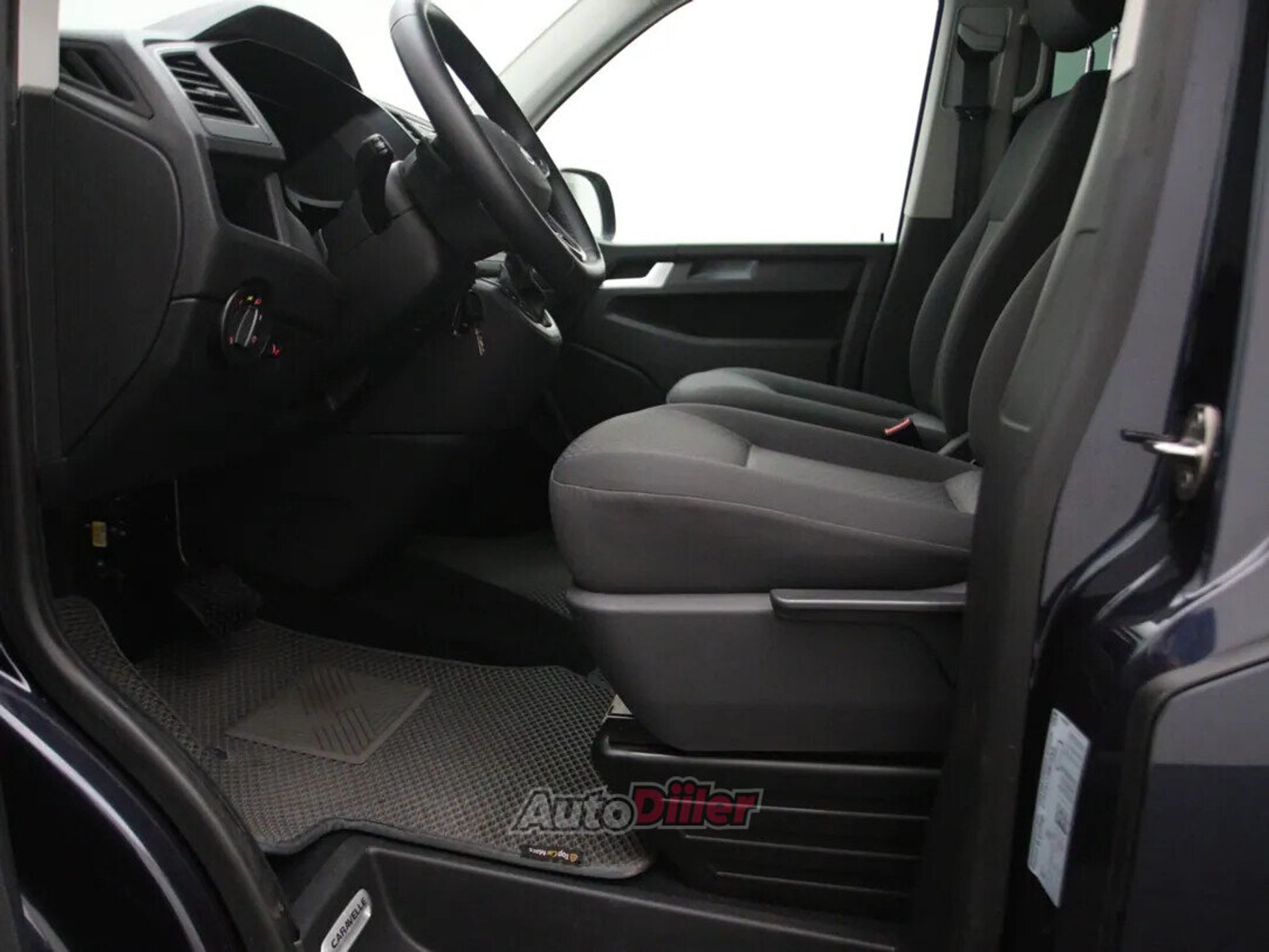 Volkswagen Caravelle 2.0 150kW 2017, photo 4/10