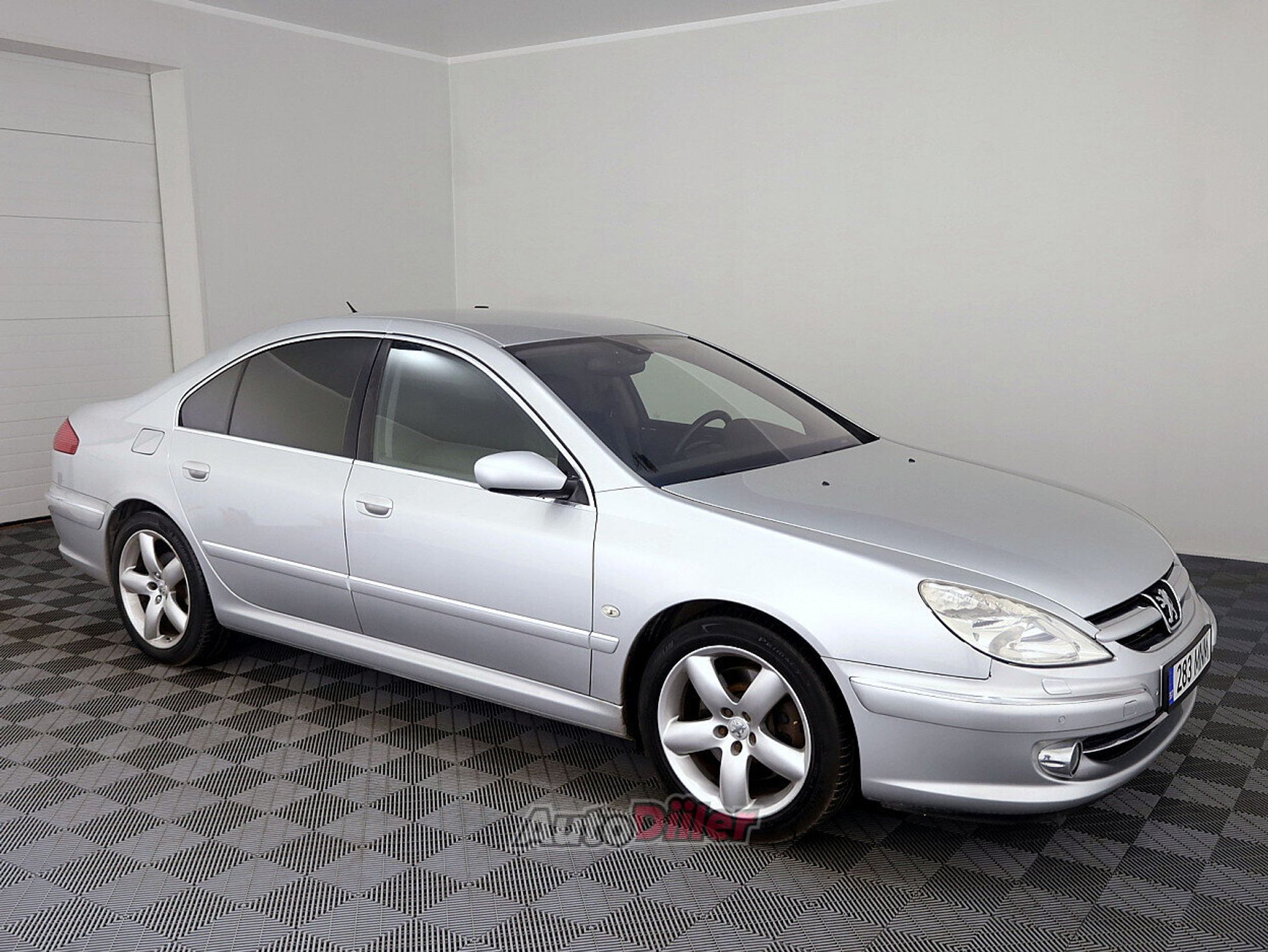 Peugeot 607
