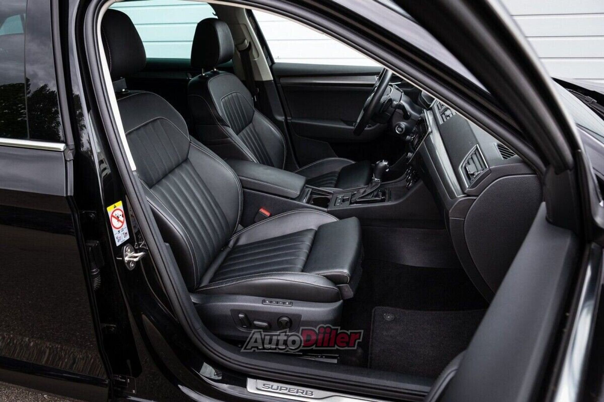 Skoda Superb 2.0 110kW 2023, photo 7/10