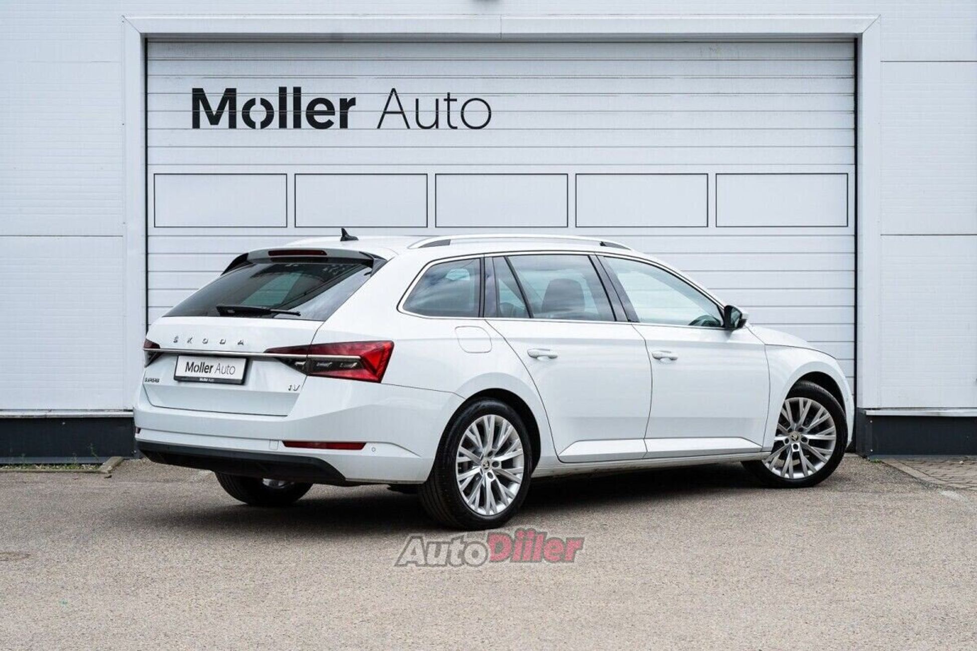 Skoda Superb 1.4 160kW 2022, photo 4/10