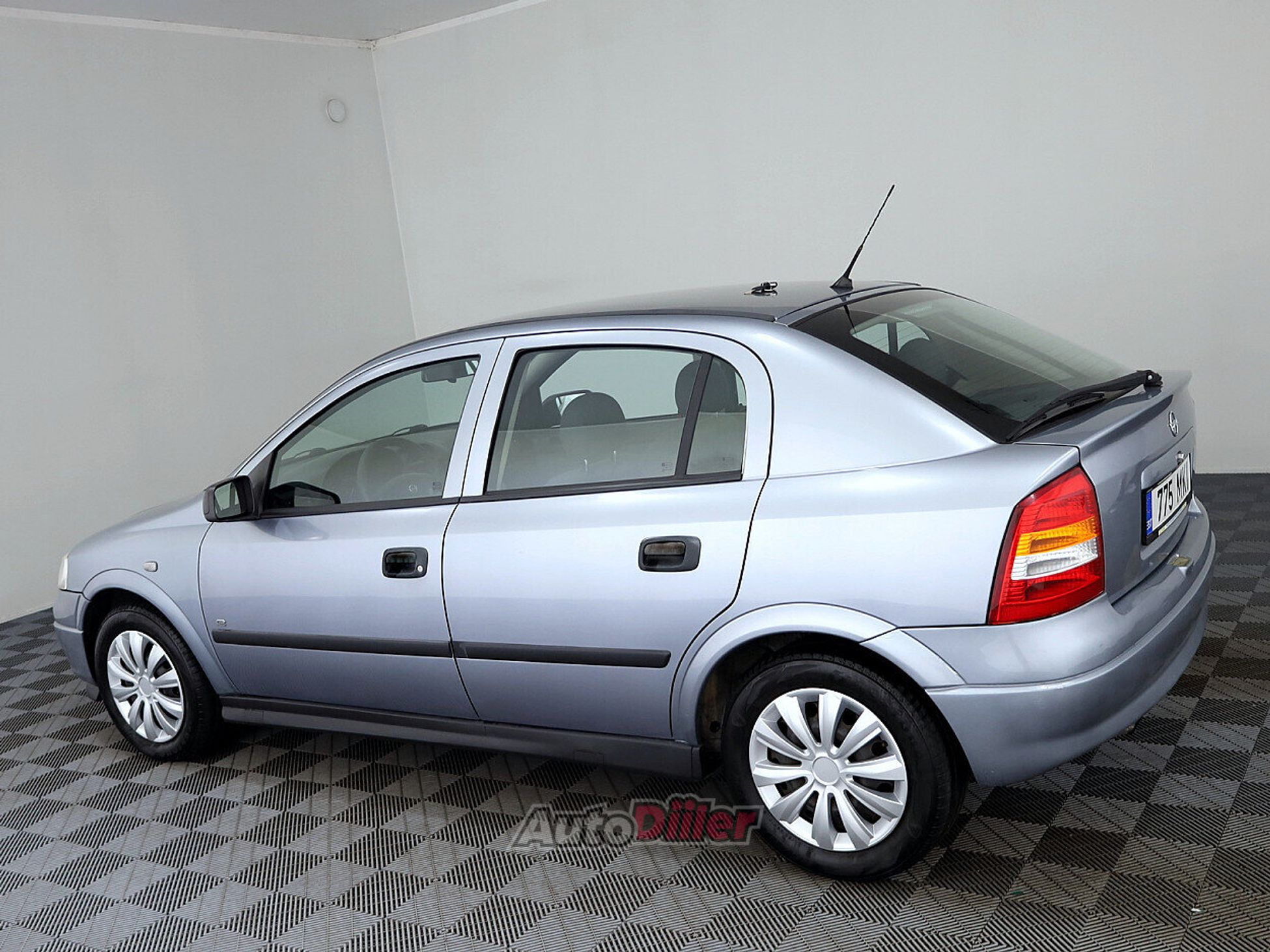 Opel Astra 1.6 76kW 2007, kuva 4/7