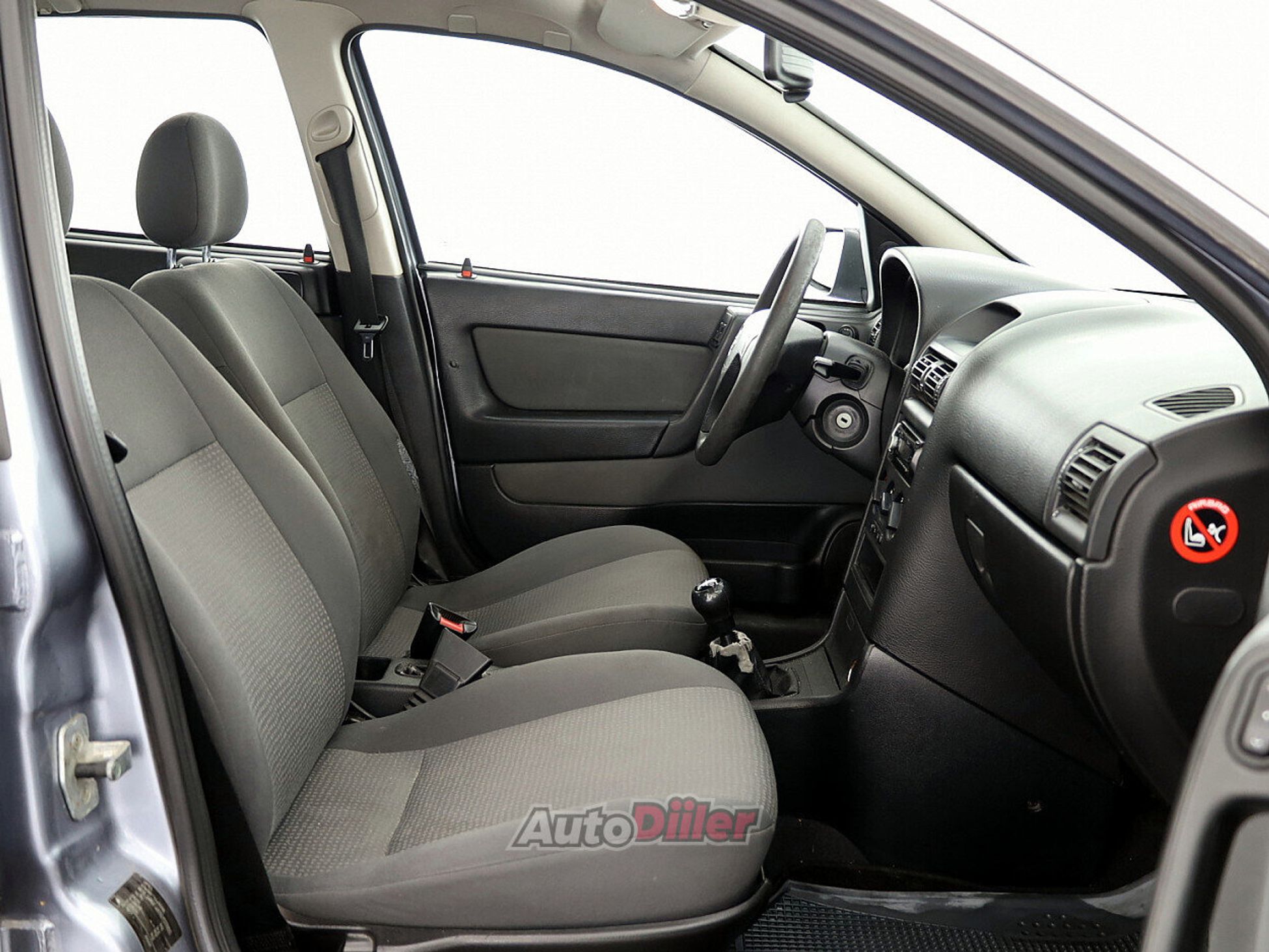 Opel Astra 1.6 76kW 2007, kuva 6/7