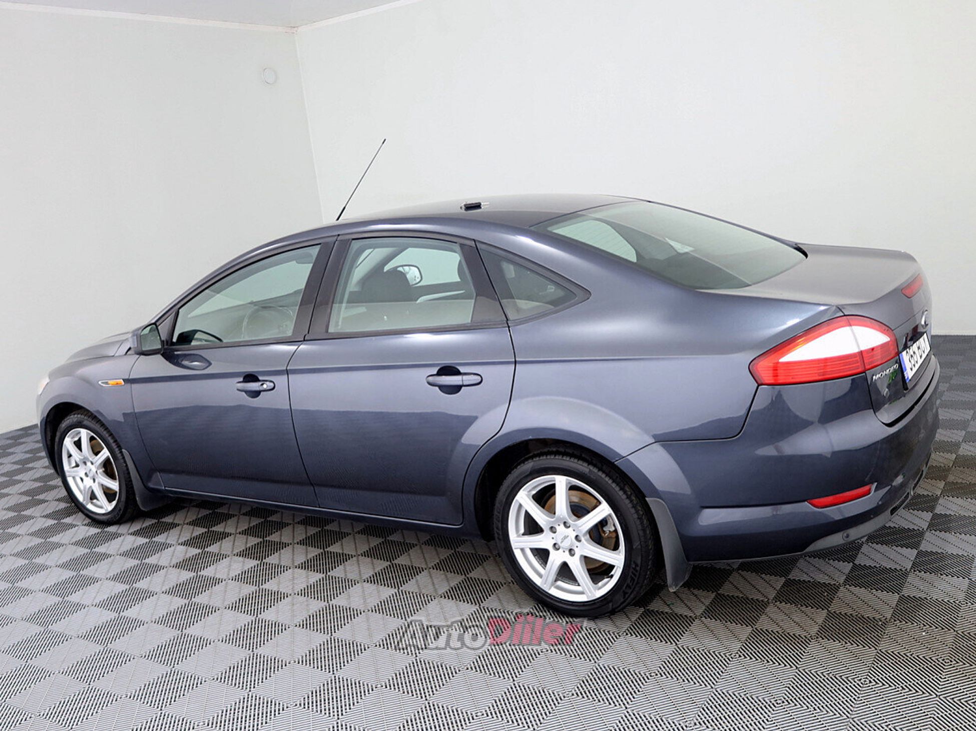 Ford Mondeo 2.0 107kW 2010, kuva 4/7