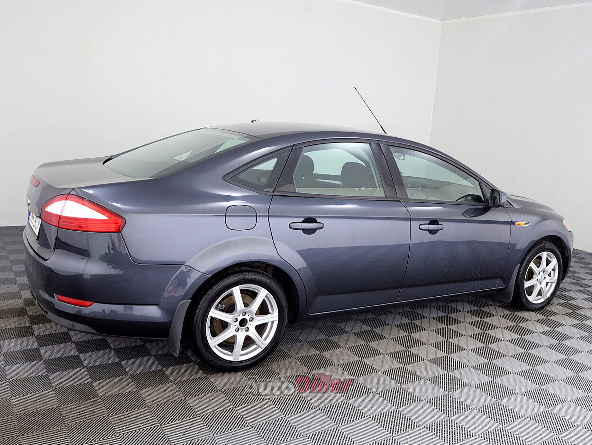 Ford Mondeo 2.0 107kW 2010, kuva 3/7